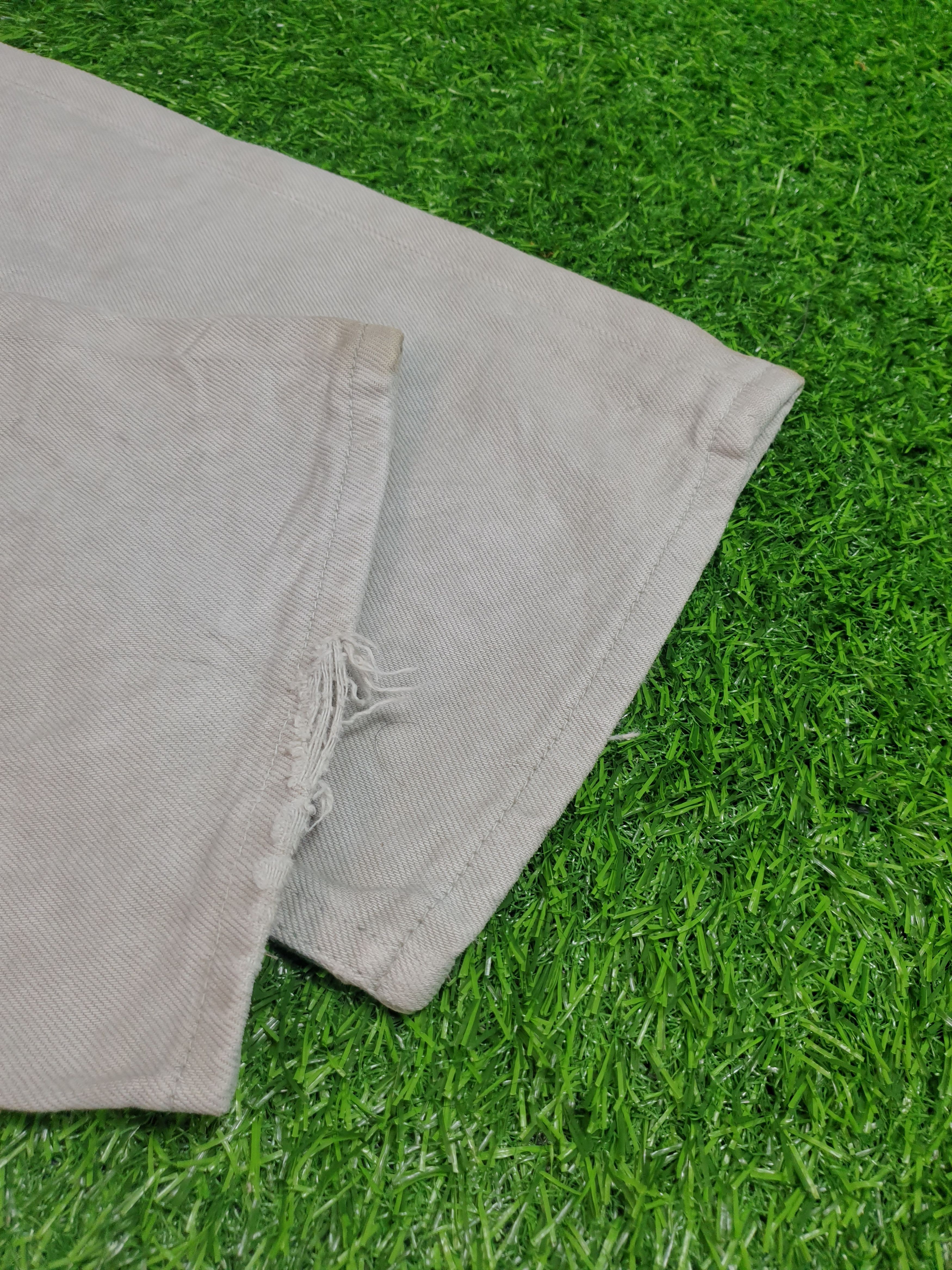 Levi's Vintage LEVIS 501 Light Faded Cream 31X33.5 Jeans L0097 Size US 31 - 7 Thumbnail