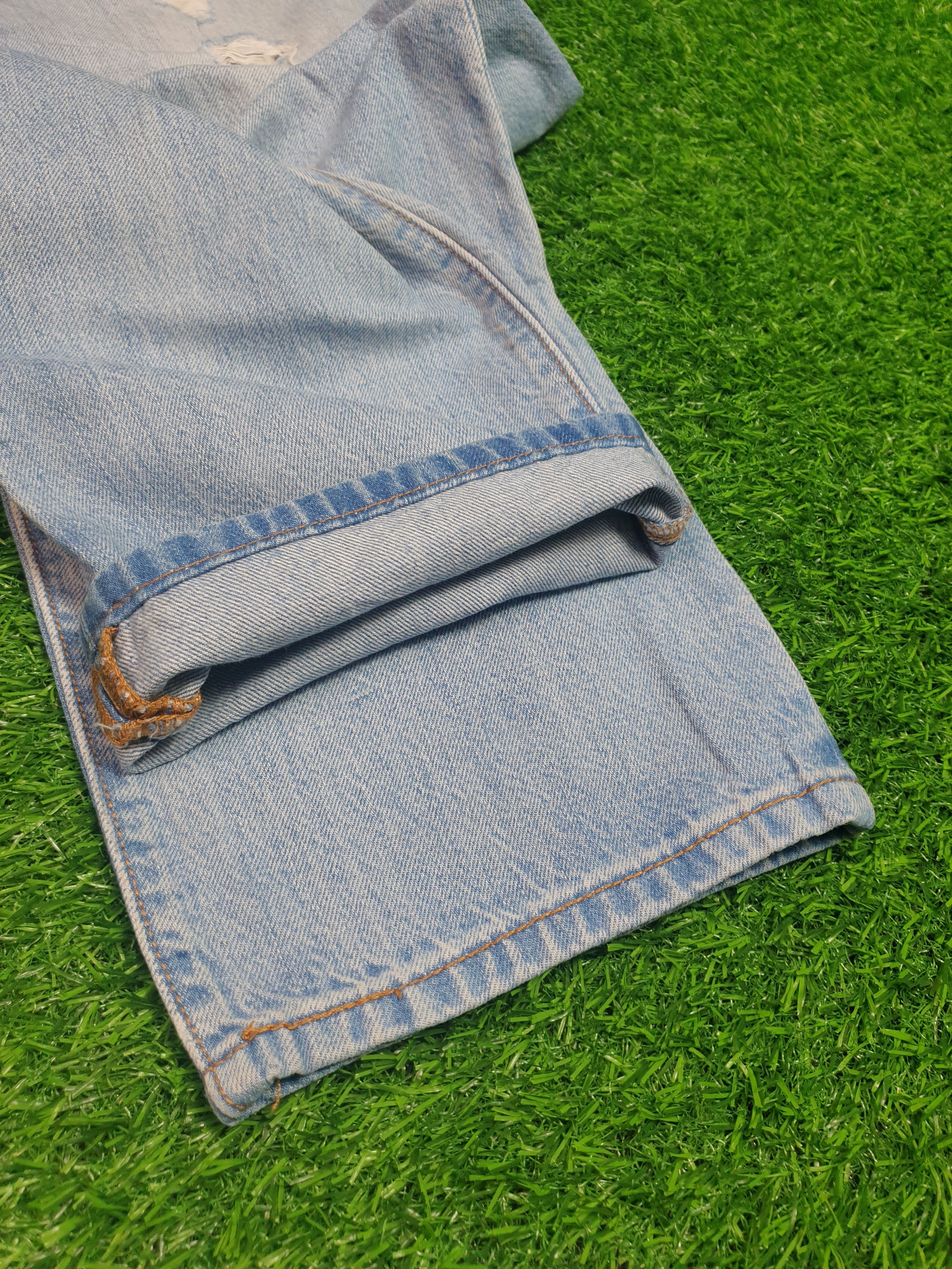 Levi's Vintage Clothing Vintage LEVIS 501 Faded Light Wash Distressed 33X30 L0073 Size US 33 - 5 Thumbnail