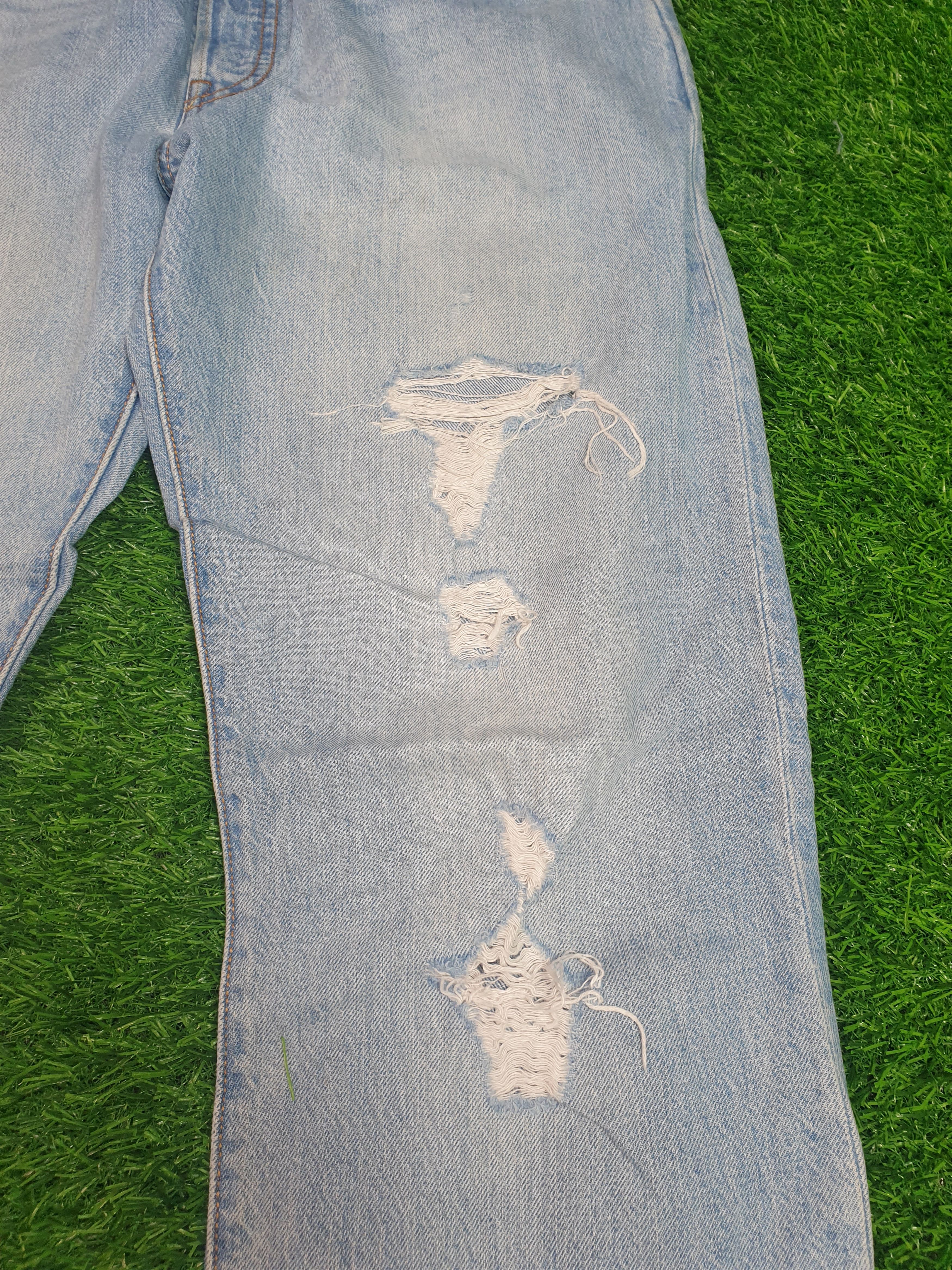 Levi's Vintage Clothing Vintage LEVIS 501 Faded Light Wash Distressed 33X30 L0073 Size US 33 - 4 Thumbnail