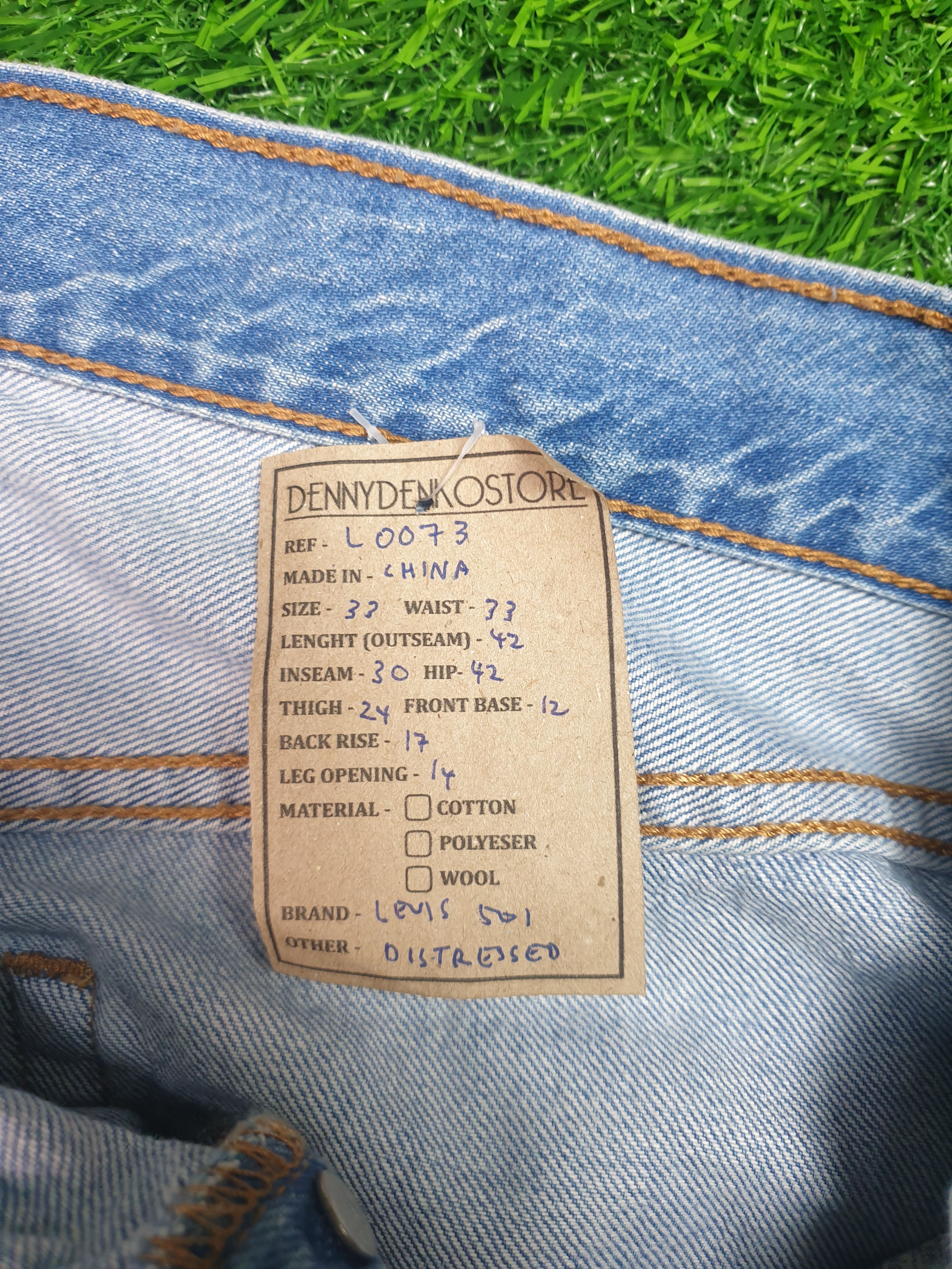 Levi's Vintage Clothing Vintage LEVIS 501 Faded Light Wash Distressed 33X30 L0073 Size US 33 - 12 Thumbnail