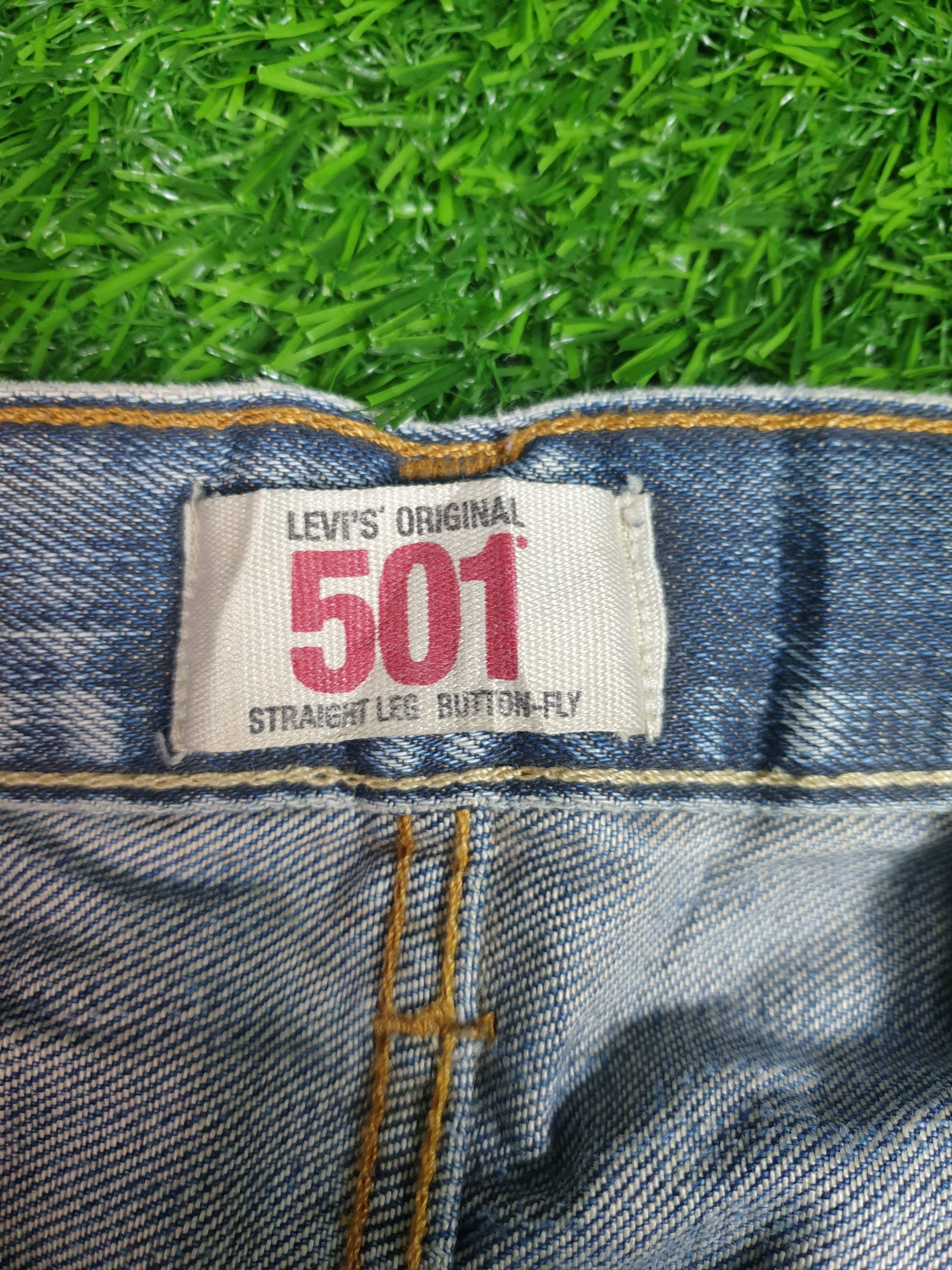 Levi's Vintage Clothing Vintage LEVIS 501 Faded Distressed Size 31X34.5 Jeans L0068 Size US 31 - 15 Thumbnail
