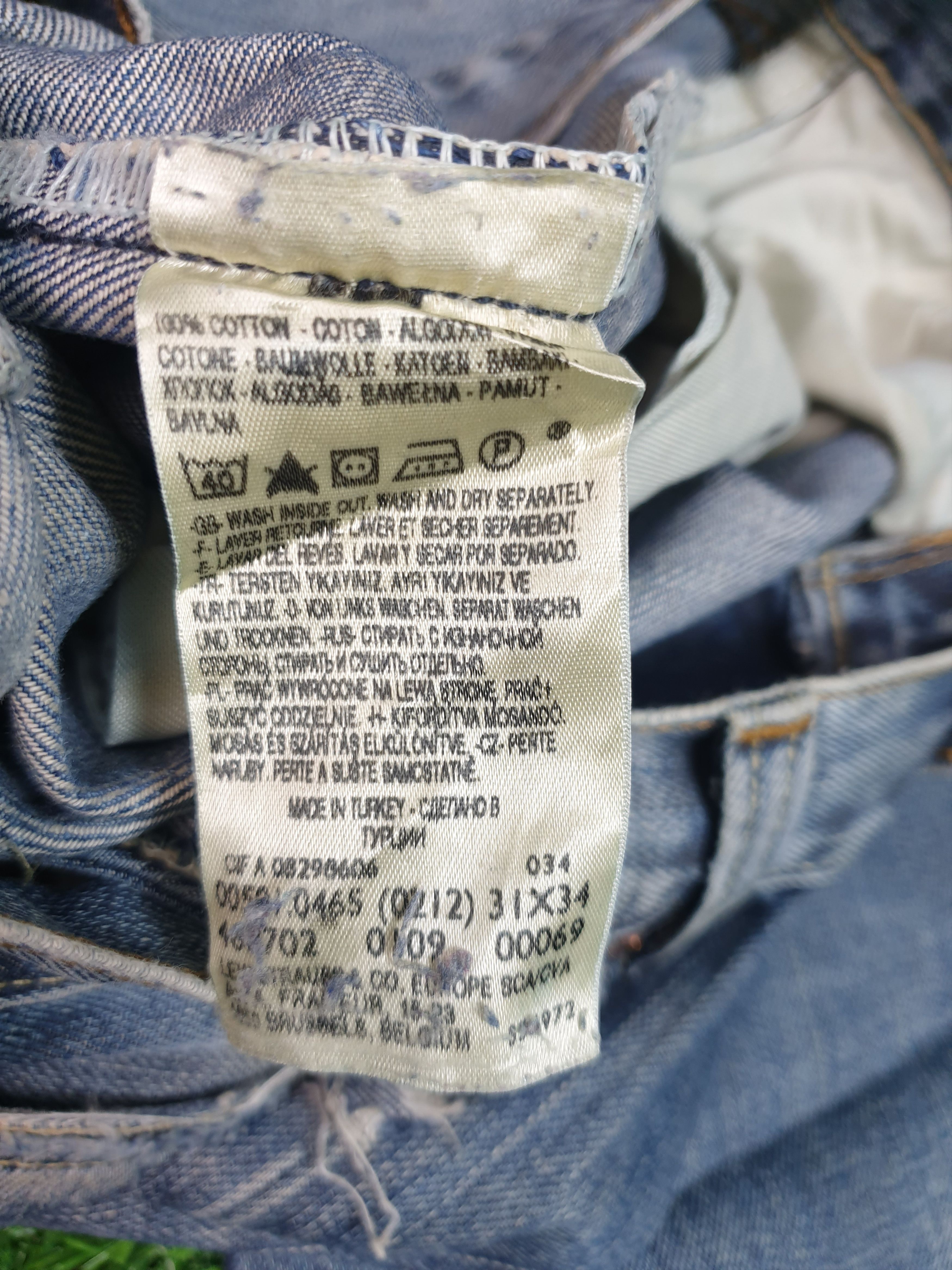 Levi's Vintage Clothing Vintage LEVIS 501 Faded Distressed Size 31X34.5 Jeans L0068 Size US 31 - 14 Thumbnail