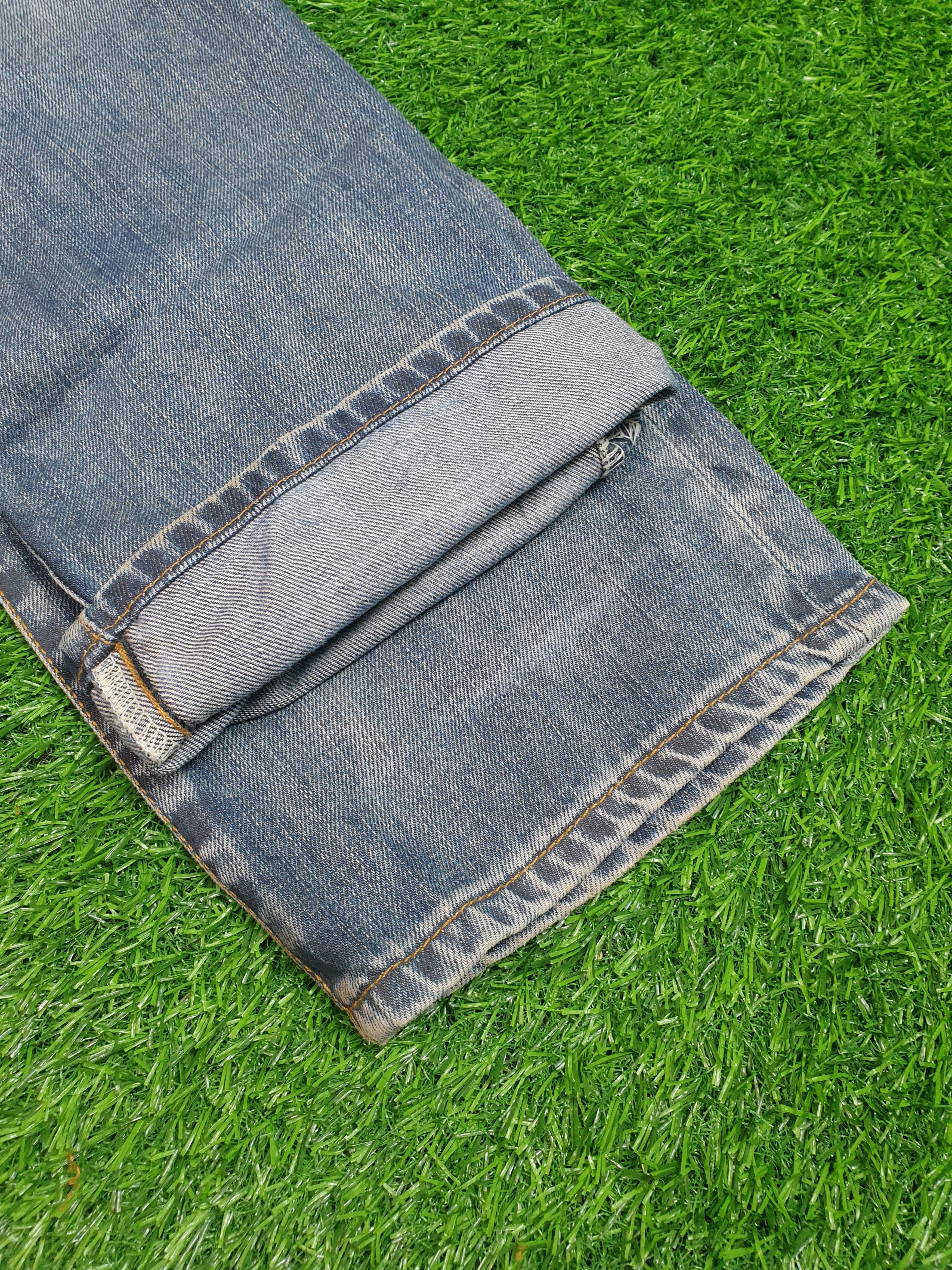 Levi's Vintage Clothing Vintage LEVIS 501 Faded Distressed Size 31X34.5 Jeans L0068 Size US 31 - 11 Thumbnail