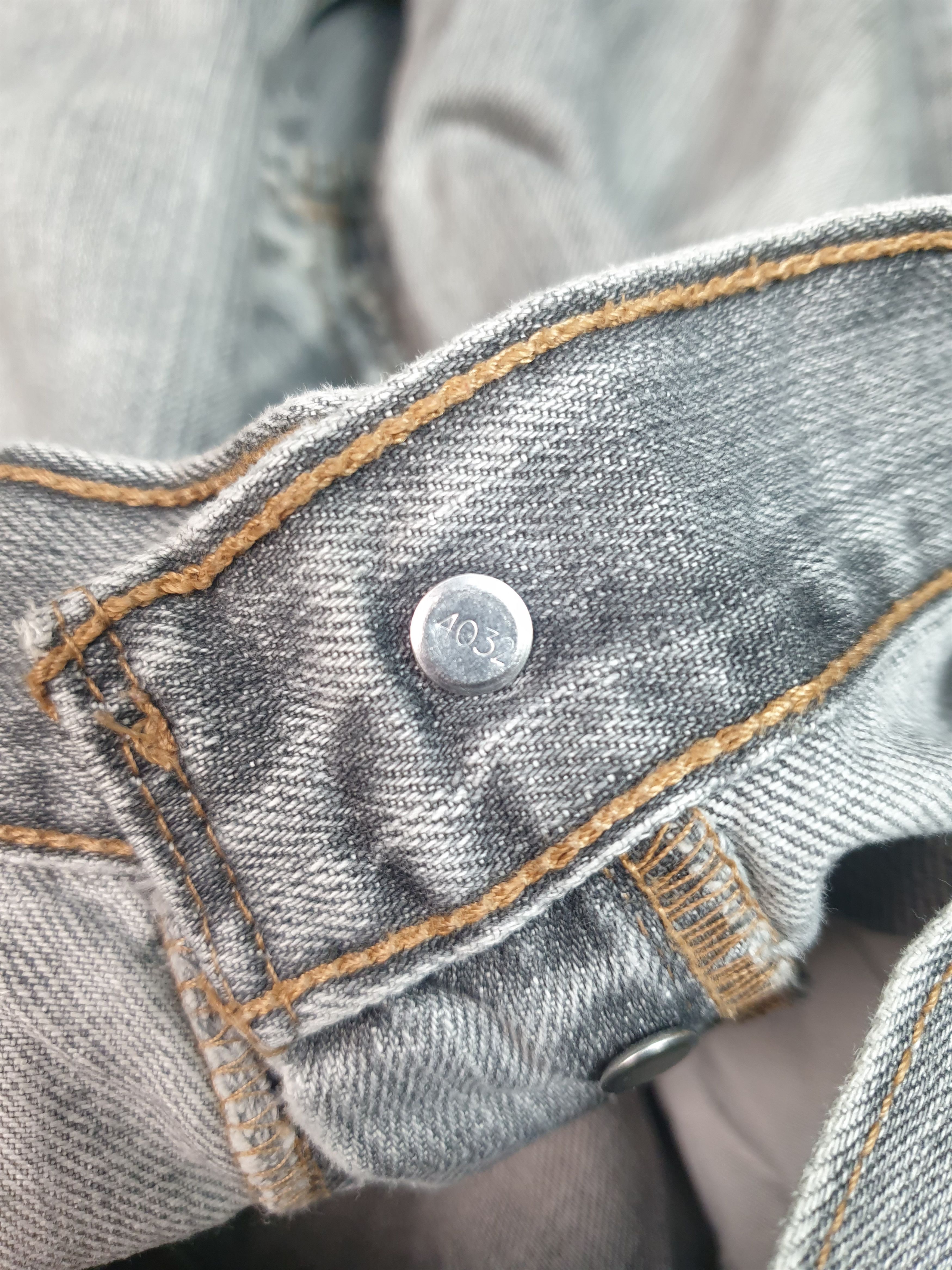 Levi's Vintage Clothing Vintage LEVIS 501 Sun Faded Distressed 36X32 Jeans L0057 Size US 36 / EU 52 - 11 Thumbnail