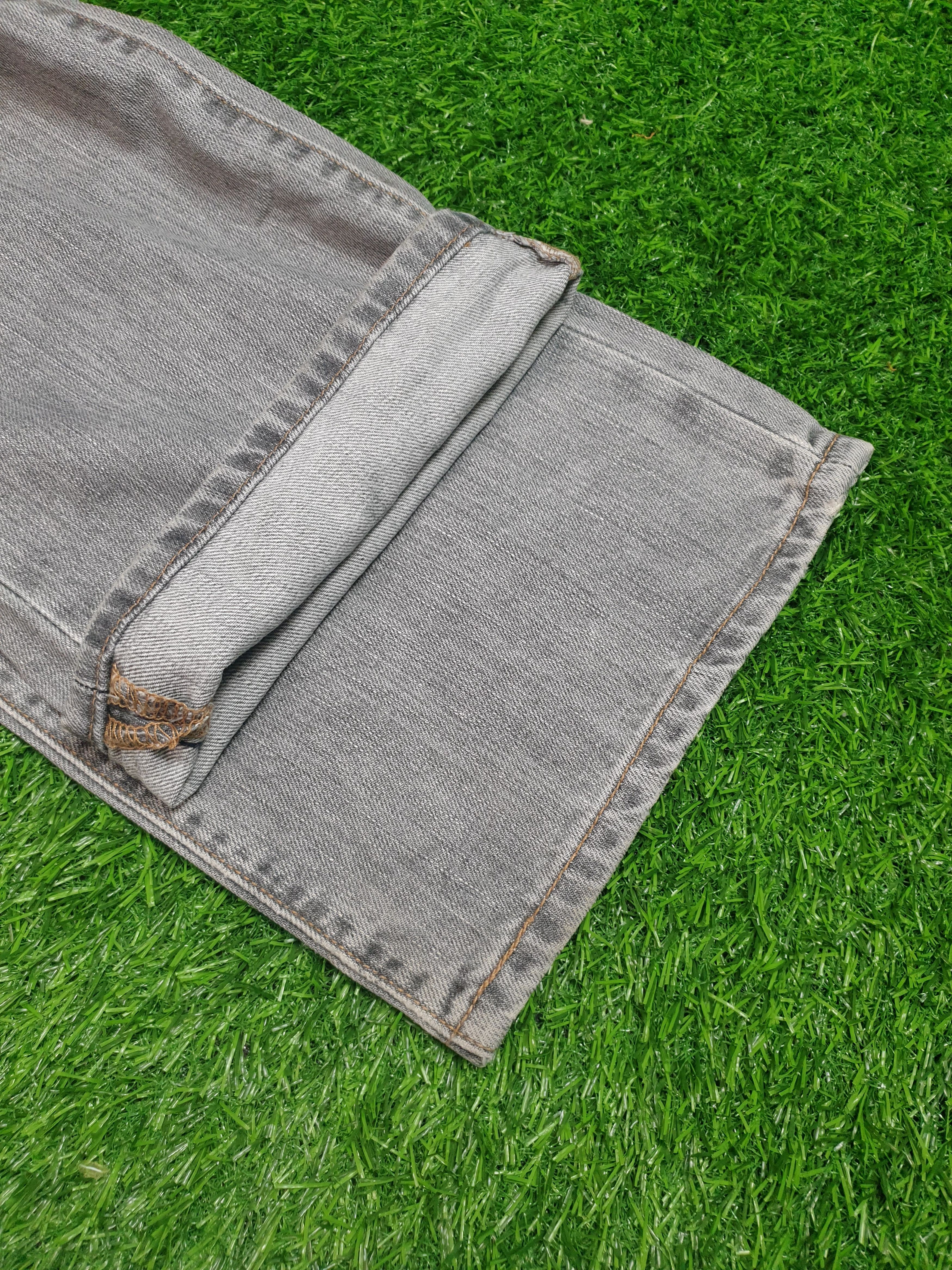 Levi's Vintage Clothing Vintage LEVIS 501 Sun Faded Distressed 36X32 Jeans L0057 Size US 36 / EU 52 - 6 Thumbnail