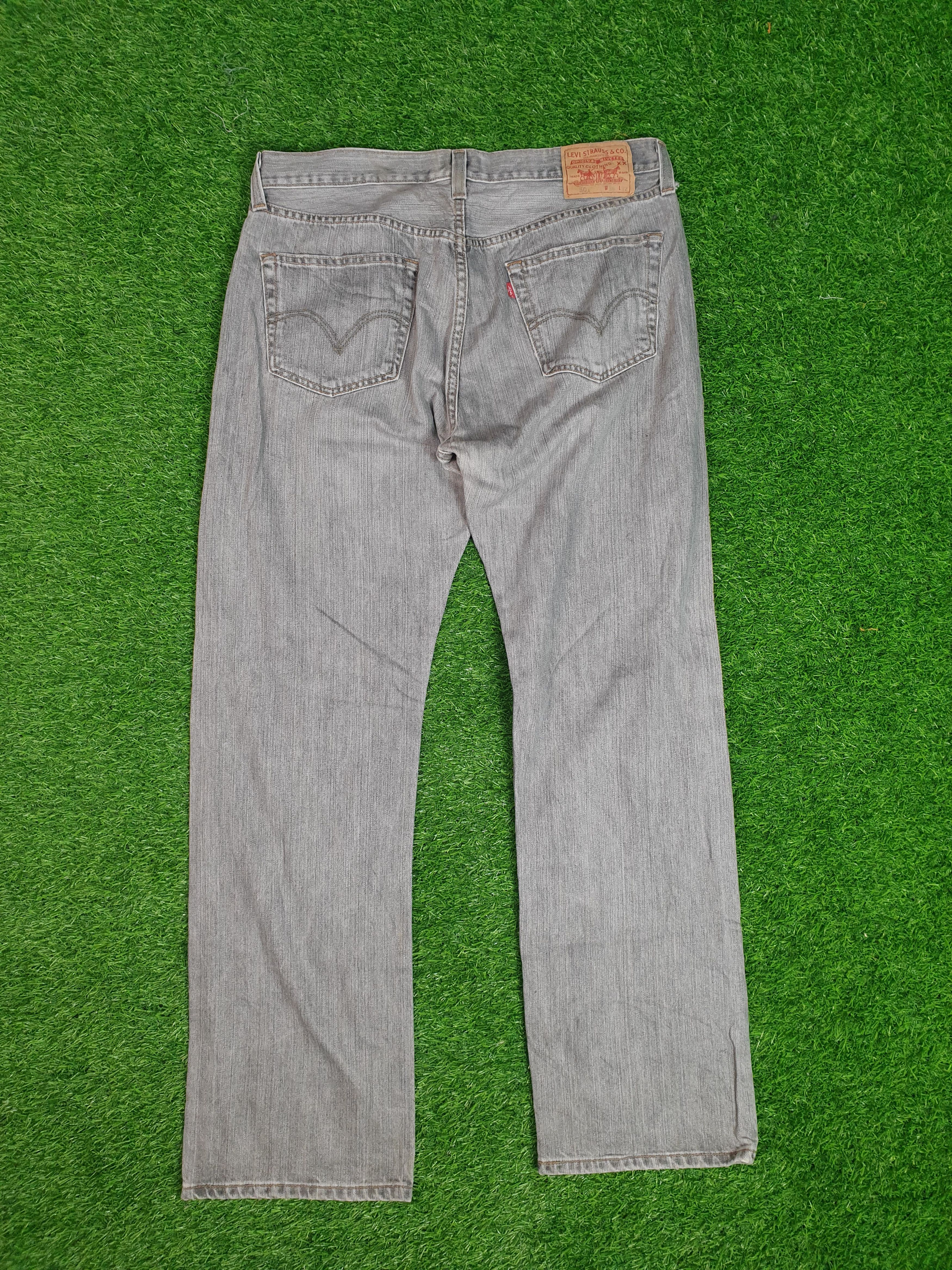 Levi's Vintage Clothing Vintage LEVIS 501 Sun Faded Distressed 36X32 Jeans L0057 Size US 36 / EU 52 - 2 Thumbnail