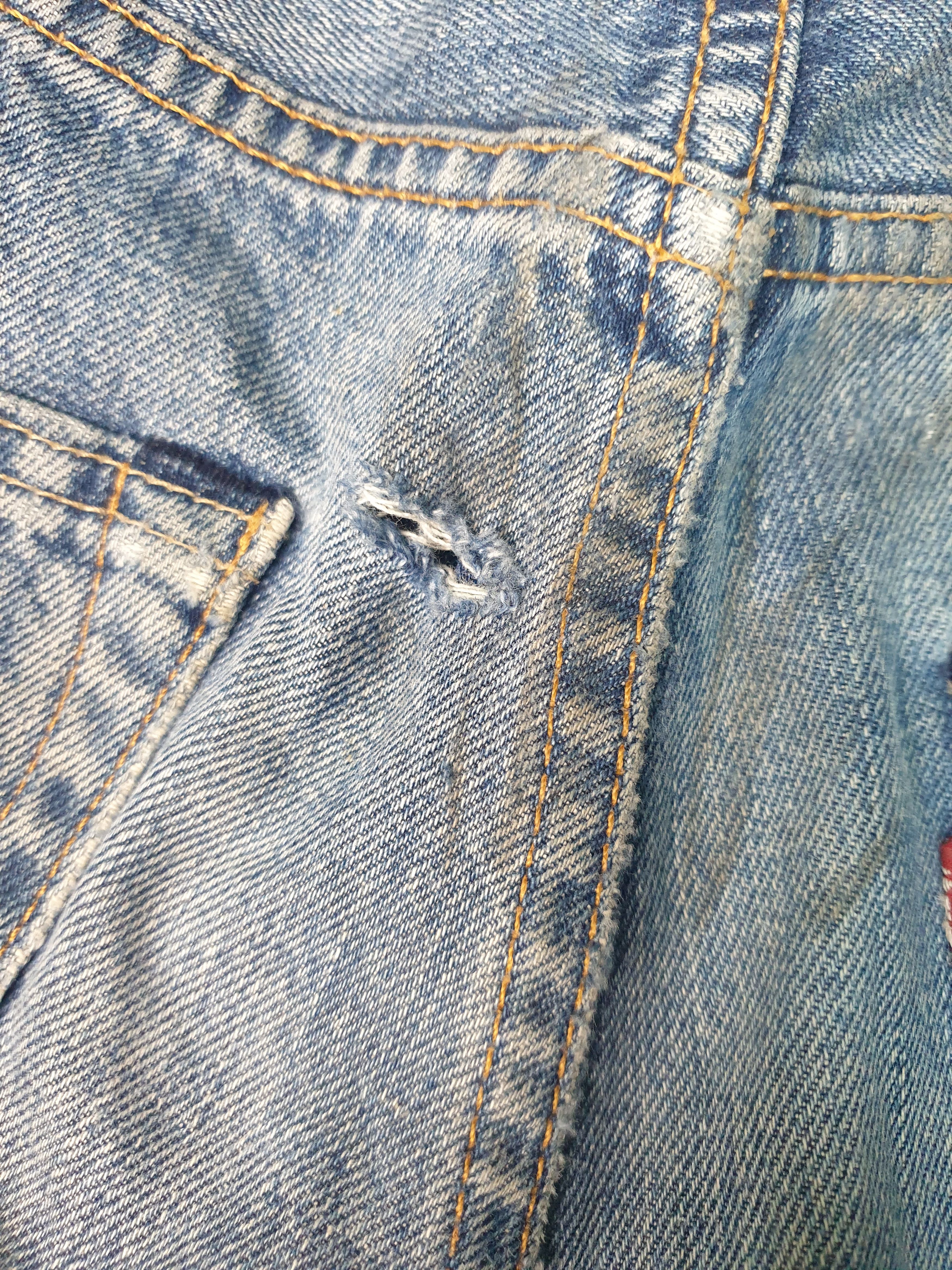 Vintage LEVIS 501 Faded Distressed Size 34X32.5 Jeans L0065