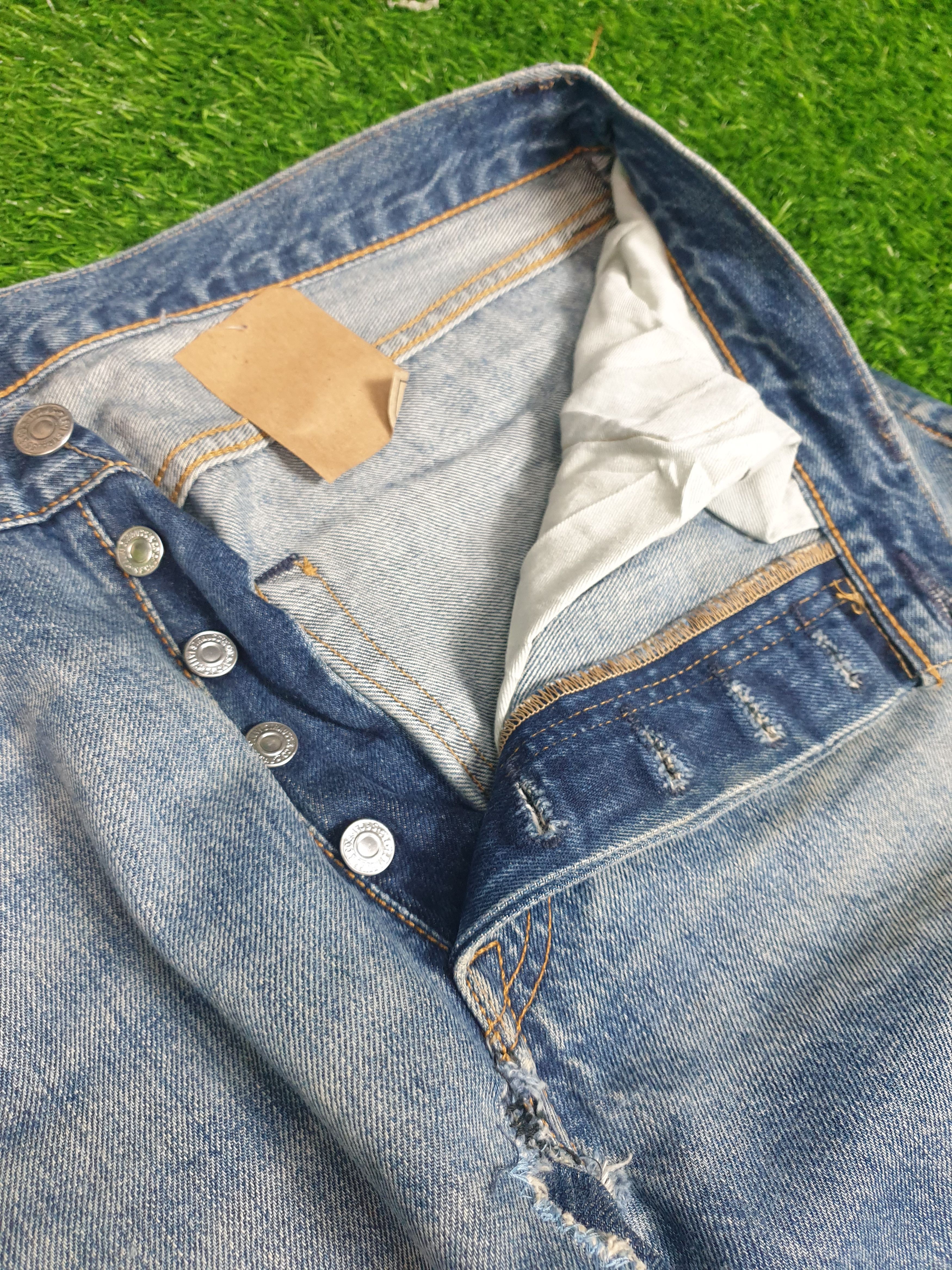 Vintage LEVIS 501 Faded Distressed Size 34X32.5 Jeans L0065