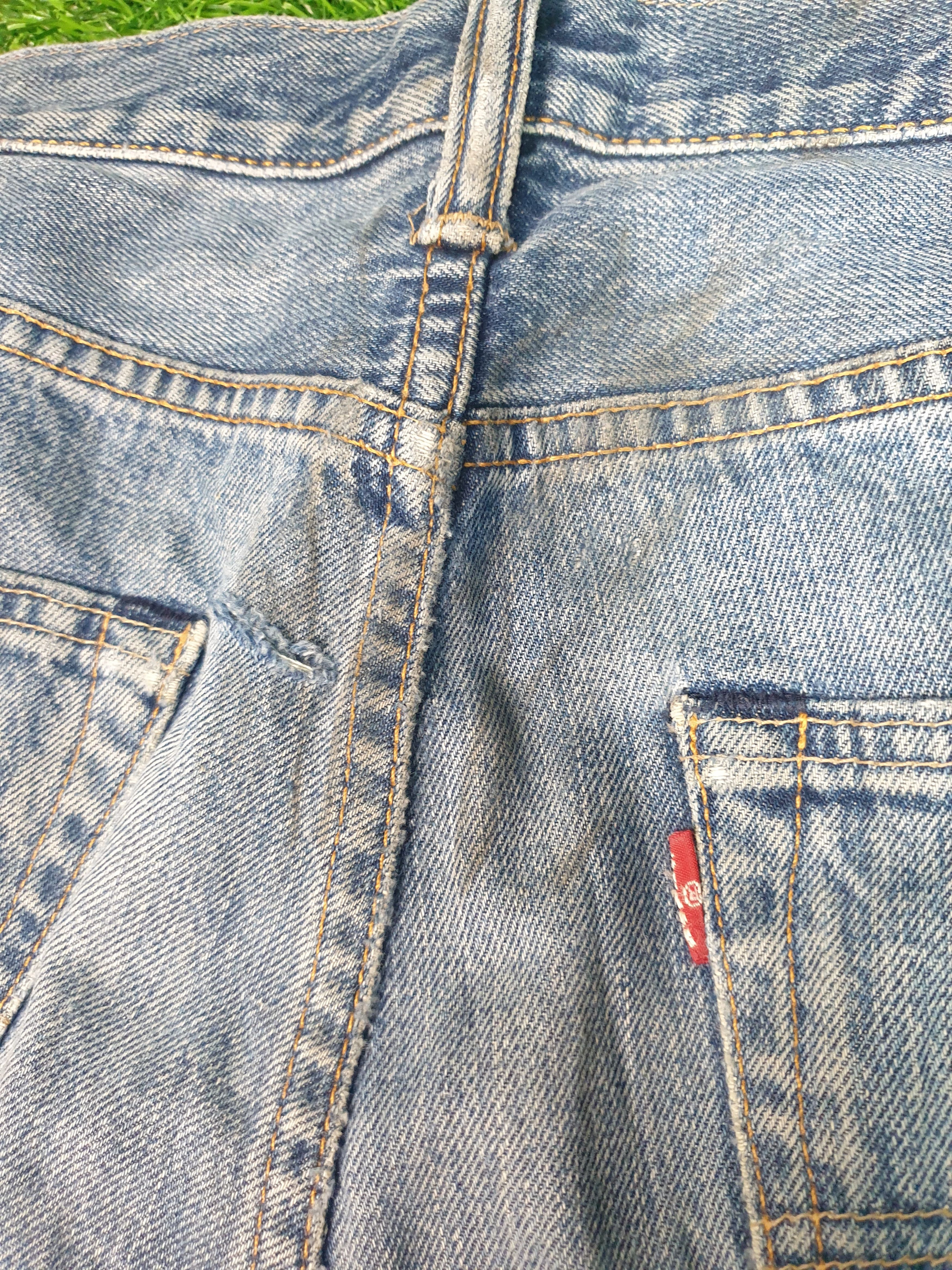 Vintage LEVIS 501 Faded Distressed Size 34X32.5 Jeans L0065