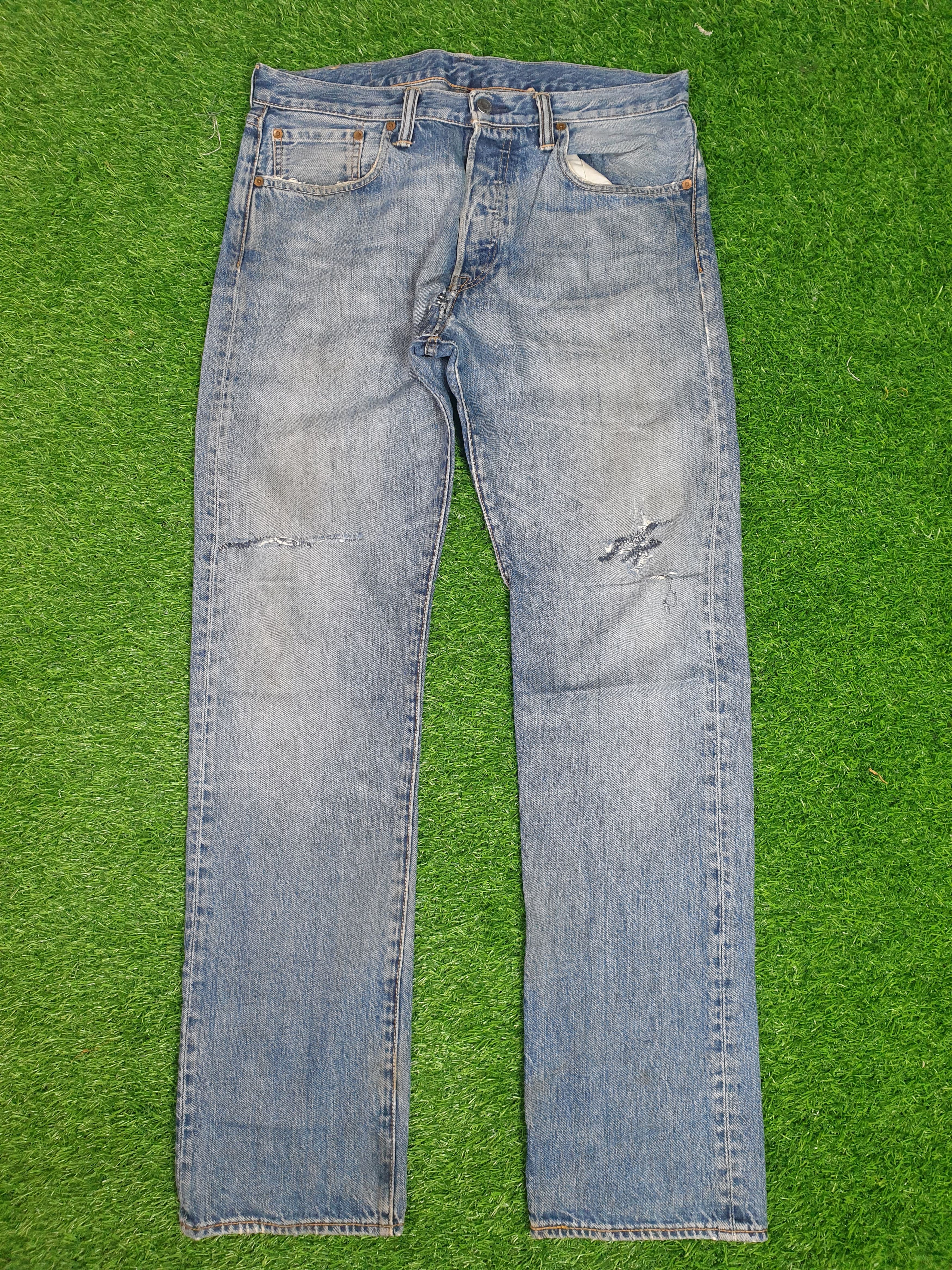 image of Distressed Denim x Levis Vintage Clothing Vintage Levis 501 Faded Distressed Size 34X32.5 Jeans L00