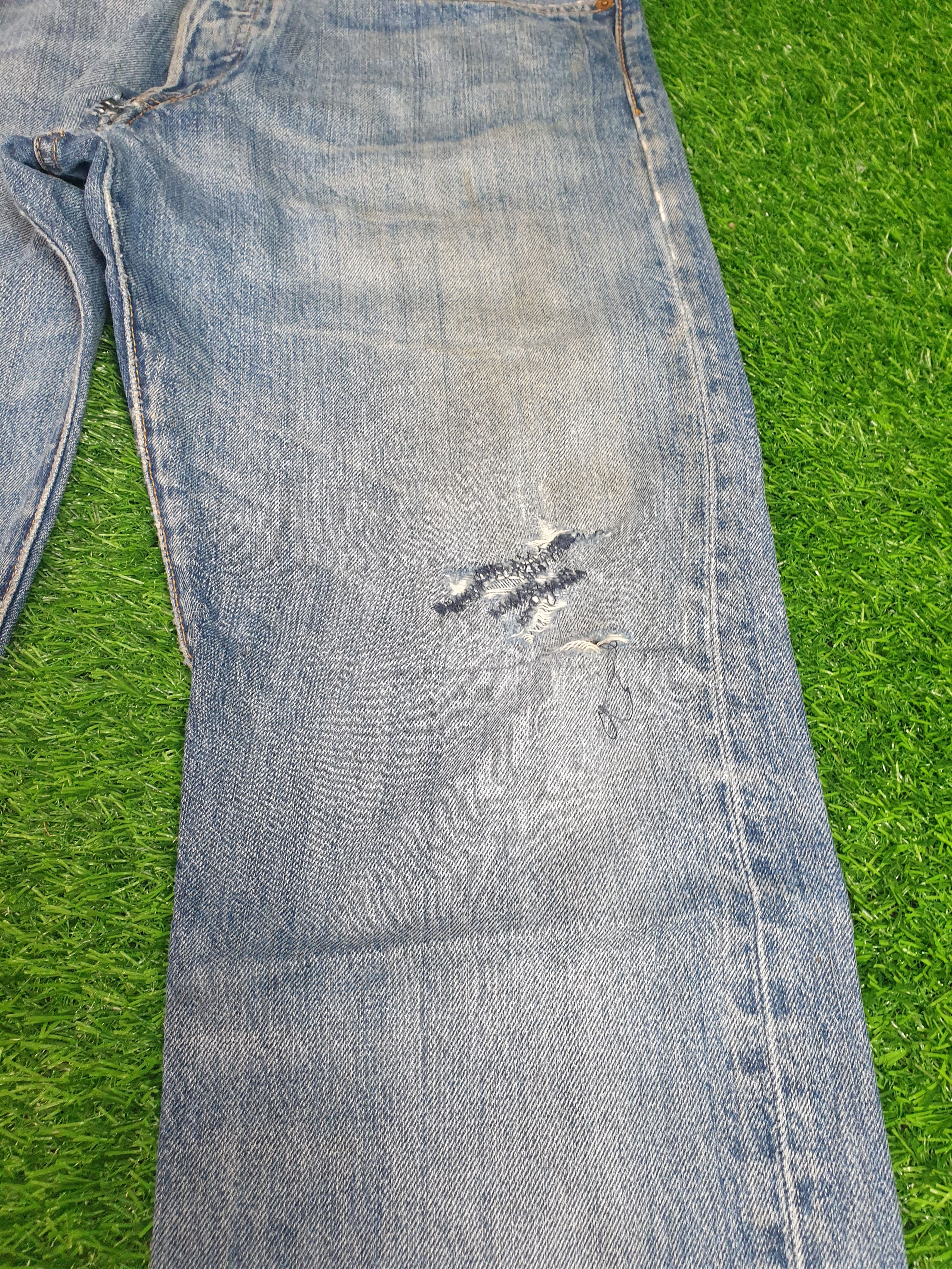 Vintage LEVIS 501 Faded Distressed Size 34X32.5 Jeans L0065