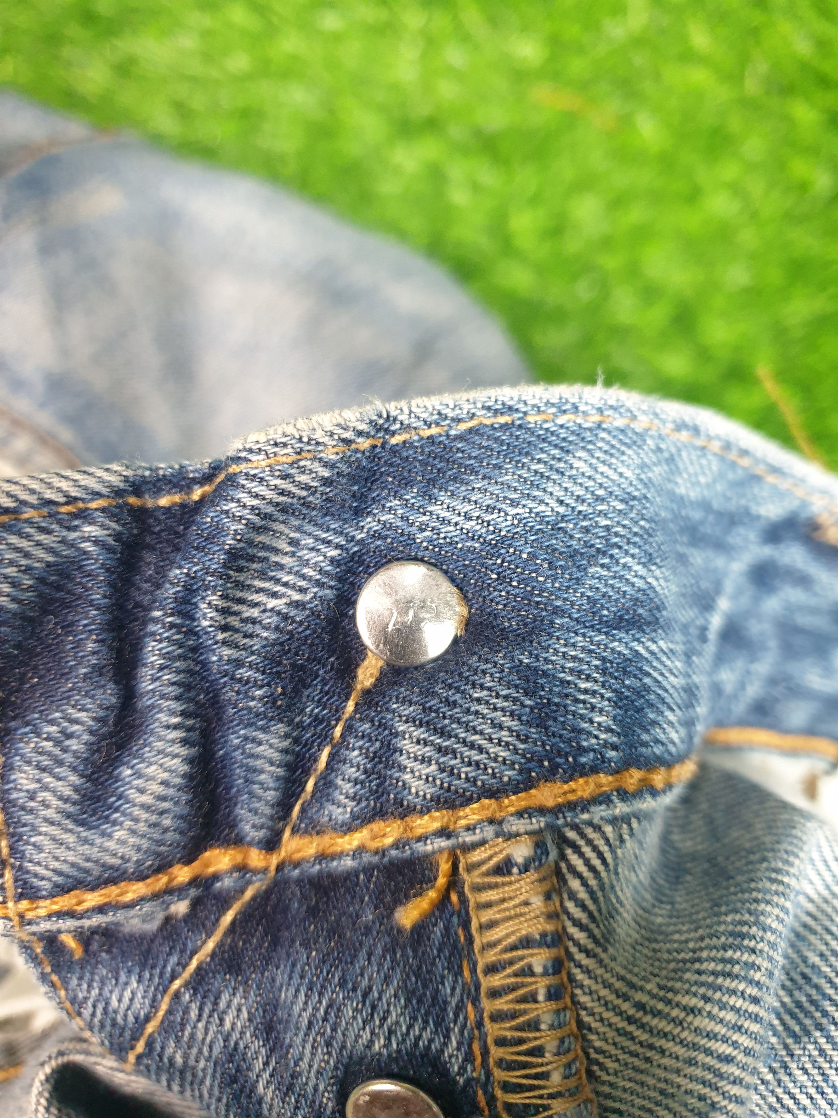 Vintage LEVIS 501 Faded Distressed Size 34X32.5 Jeans L0065