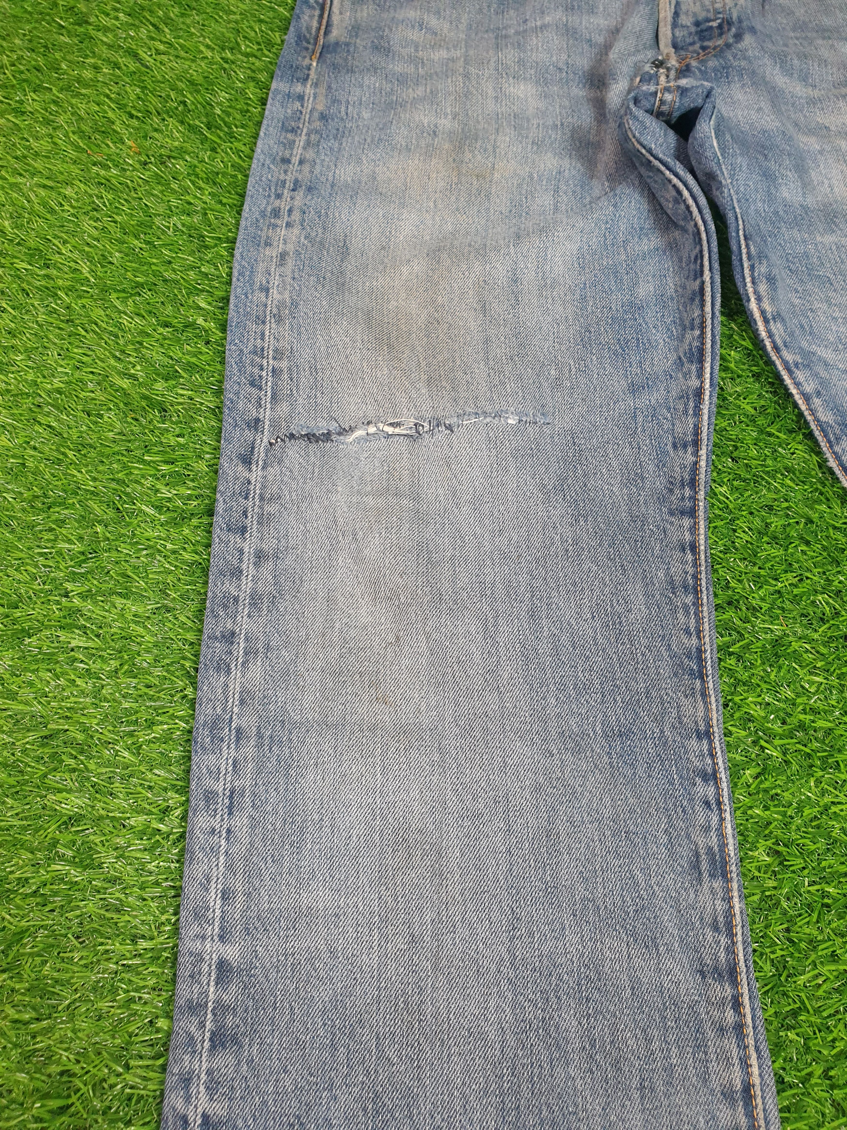 Vintage LEVIS 501 Faded Distressed Size 34X32.5 Jeans L0065