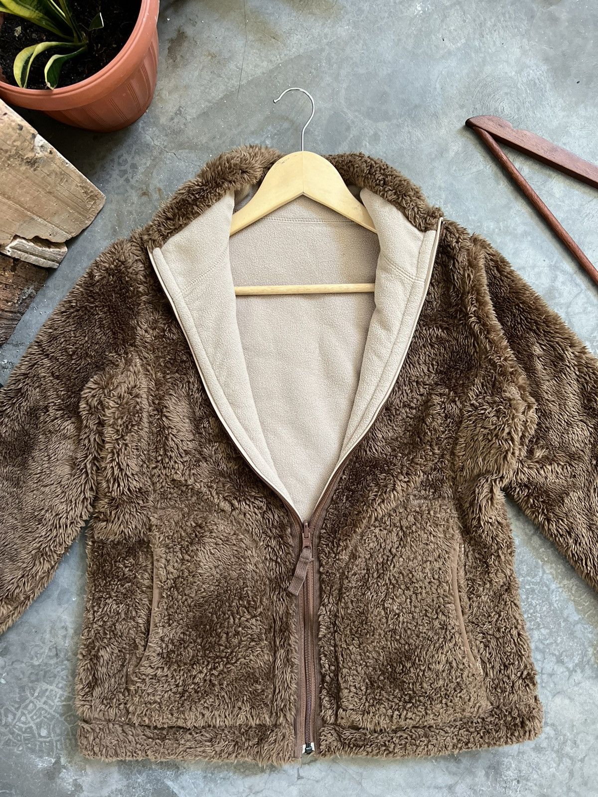 Japanese Brand × Uniqlo × Vintage Uniqlo Hairy Fleece Riversible Jacket Size US S / EU 44-46 / 1 - 5 Thumbnail