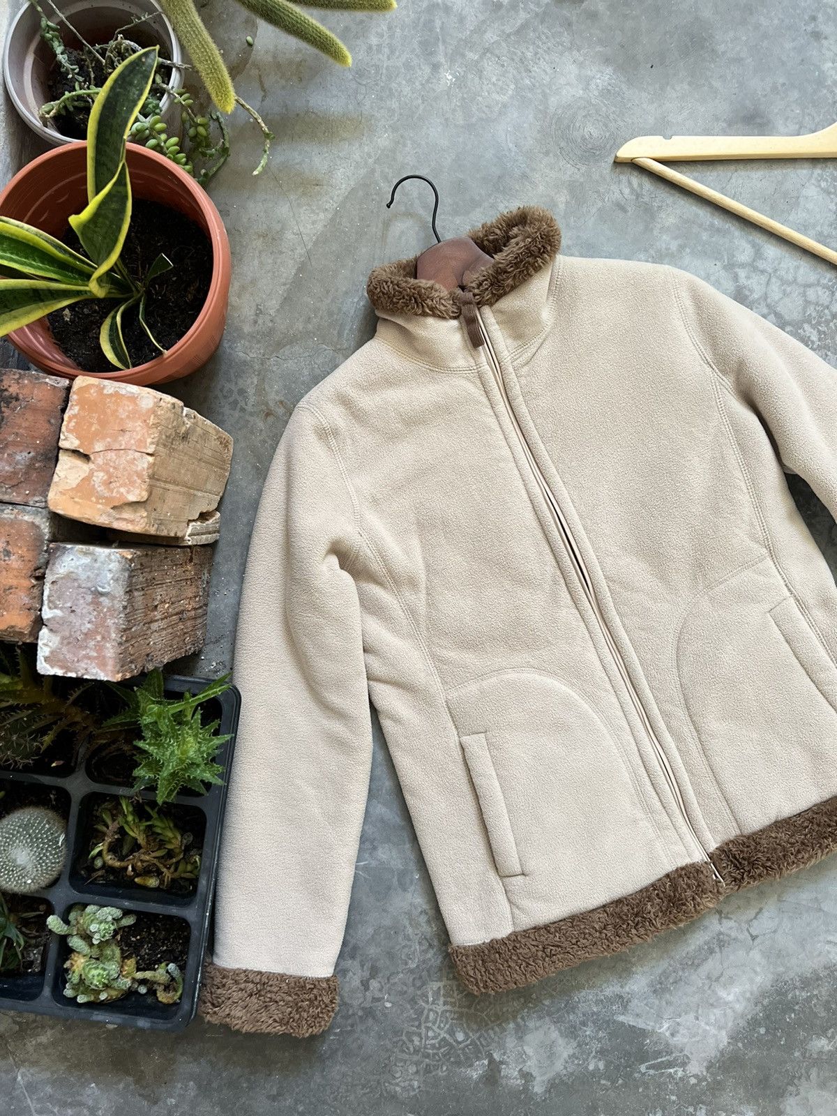 Japanese Brand × Uniqlo × Vintage Uniqlo Hairy Fleece Riversible Jacket Size US S / EU 44-46 / 1 - 16 Thumbnail