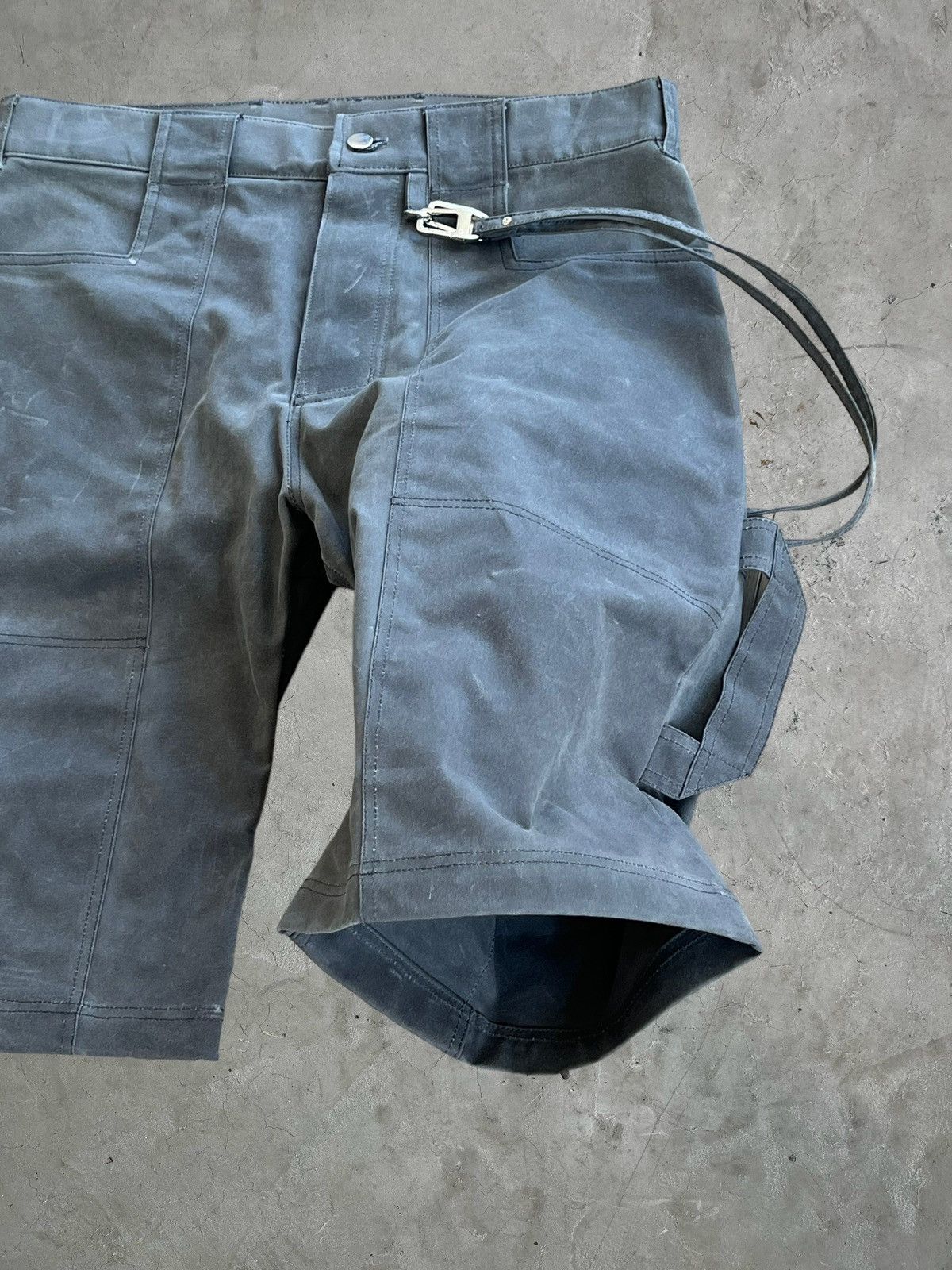 Aris Tatalovich 1/1 Aris Tatalovich Heavy Waxed Cargo Shorts Size US 33 - 3 Thumbnail