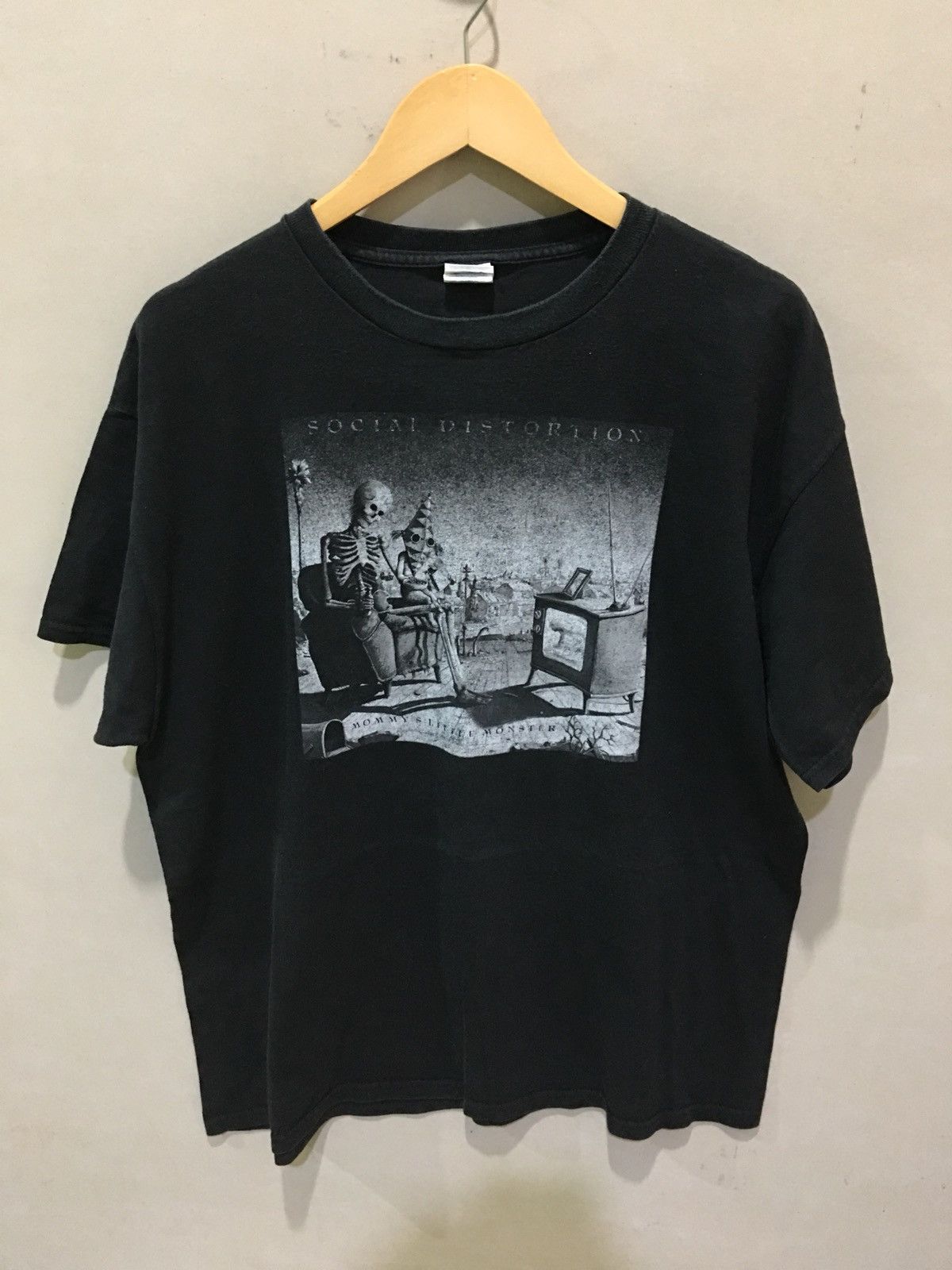 Band Tees Social Distortion mommy little monster promo album shirt Size US XL / EU 56 / 4 - 1 Thumbnail