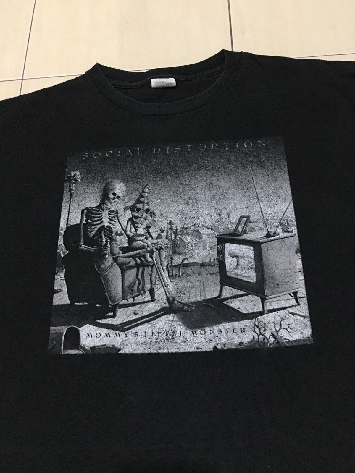 Band Tees Social Distortion mommy little monster promo album shirt Size US XL / EU 56 / 4 - 5 Thumbnail