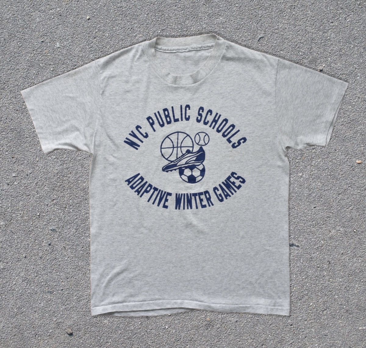 Vintage Vintage NYC Public Schools Adaptive Winter Games T-Shirt (L) Size US L / EU 52-54 / 3 - 1 Thumbnail