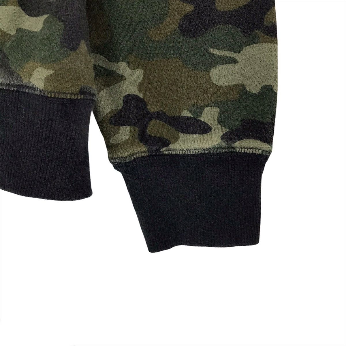 Mickey Mouse Vintage Camo Mickey Mouse Sweatshirt Disney Camouflage Size US M / EU 48-50 / 2 - 6 Thumbnail