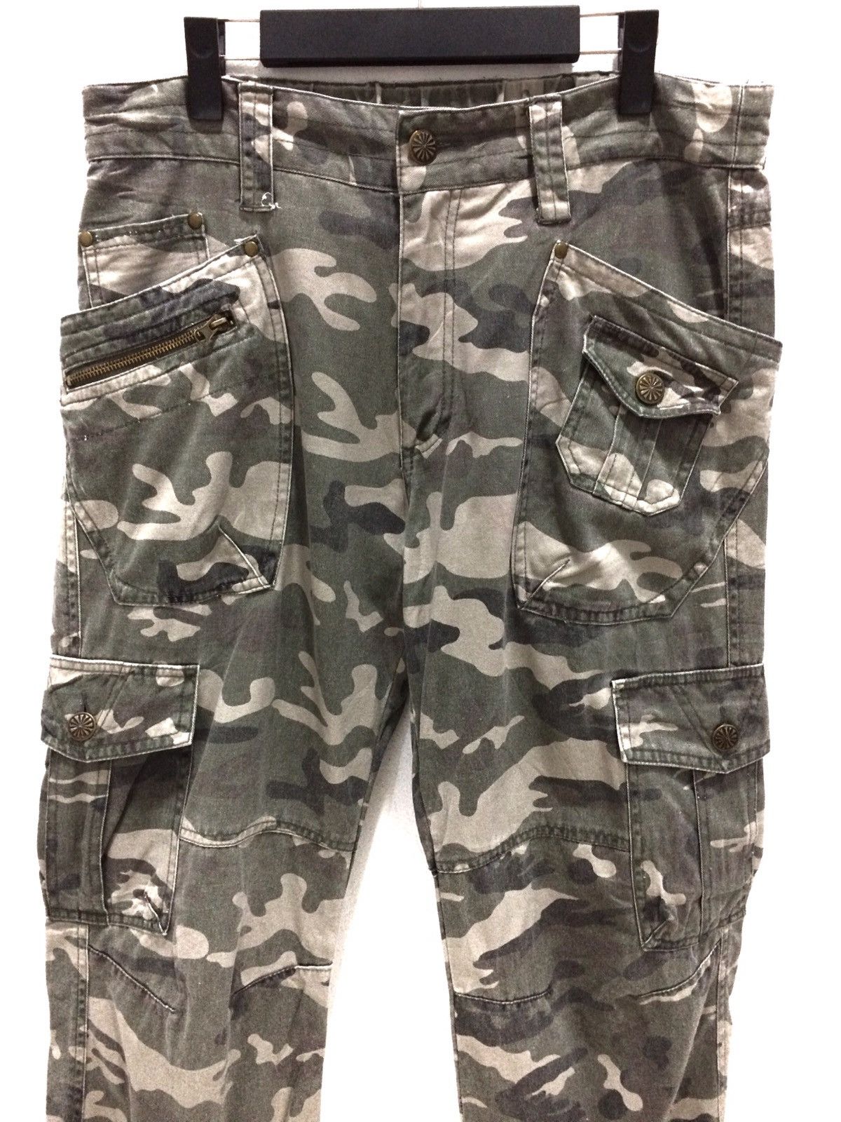 Japanese Brand Japanese Brand Camouflage Army Tactical Parachute Cargo Pant Size US 32 / EU 48 - 2 Thumbnail