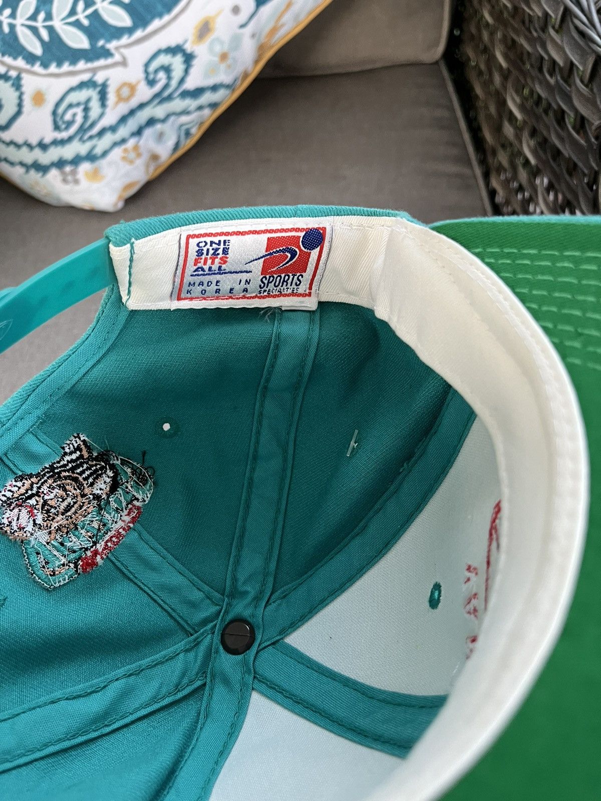 NHL × Sports Specialties × Vintage 90’s NWT SPORTS SPECIALTIES VANCOUVER GRIZZLIES VINTAGE HAT Size ONE SIZE - 4 Thumbnail