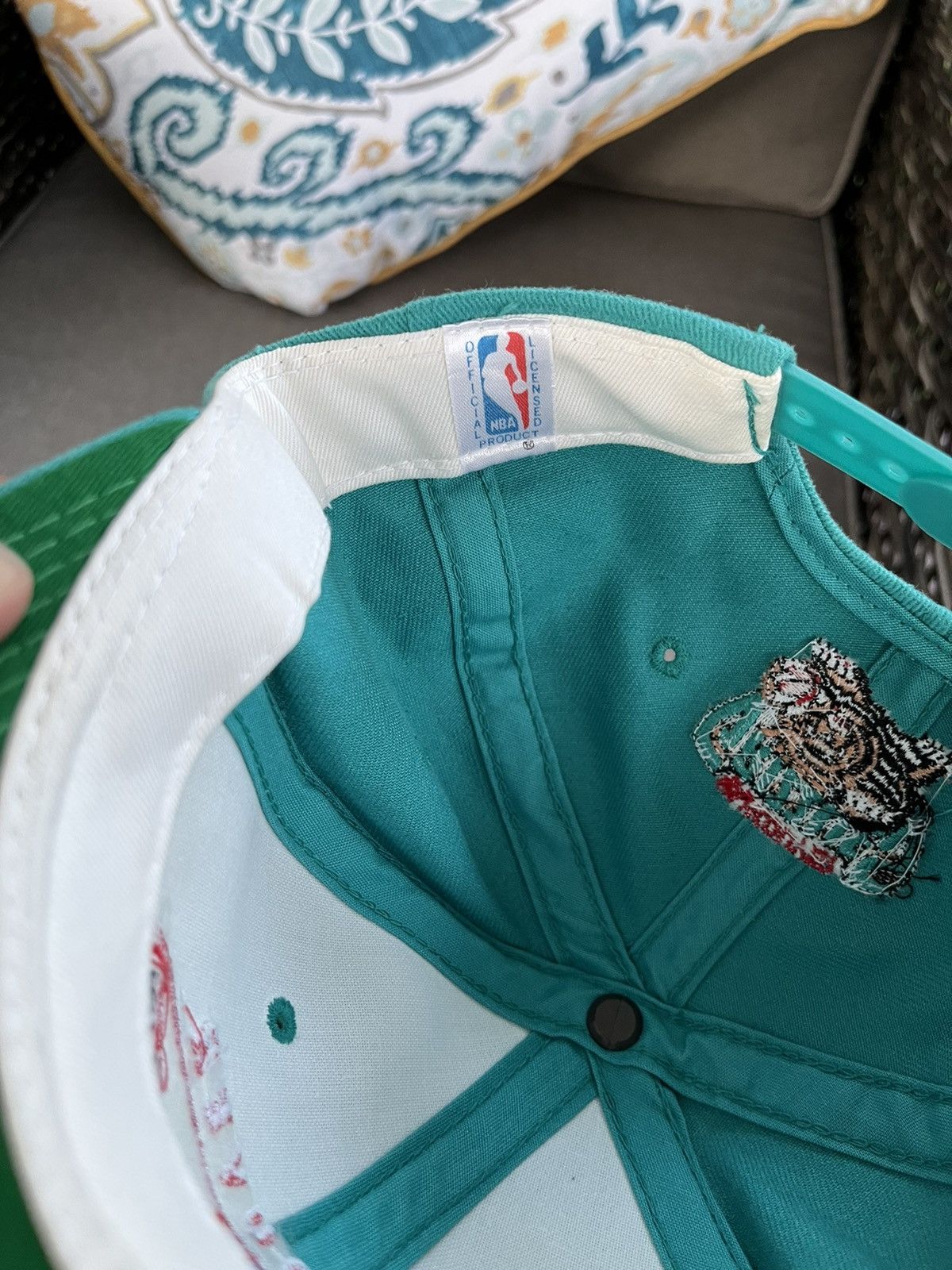 NHL × Sports Specialties × Vintage 90’s NWT SPORTS SPECIALTIES VANCOUVER GRIZZLIES VINTAGE HAT Size ONE SIZE - 5 Thumbnail