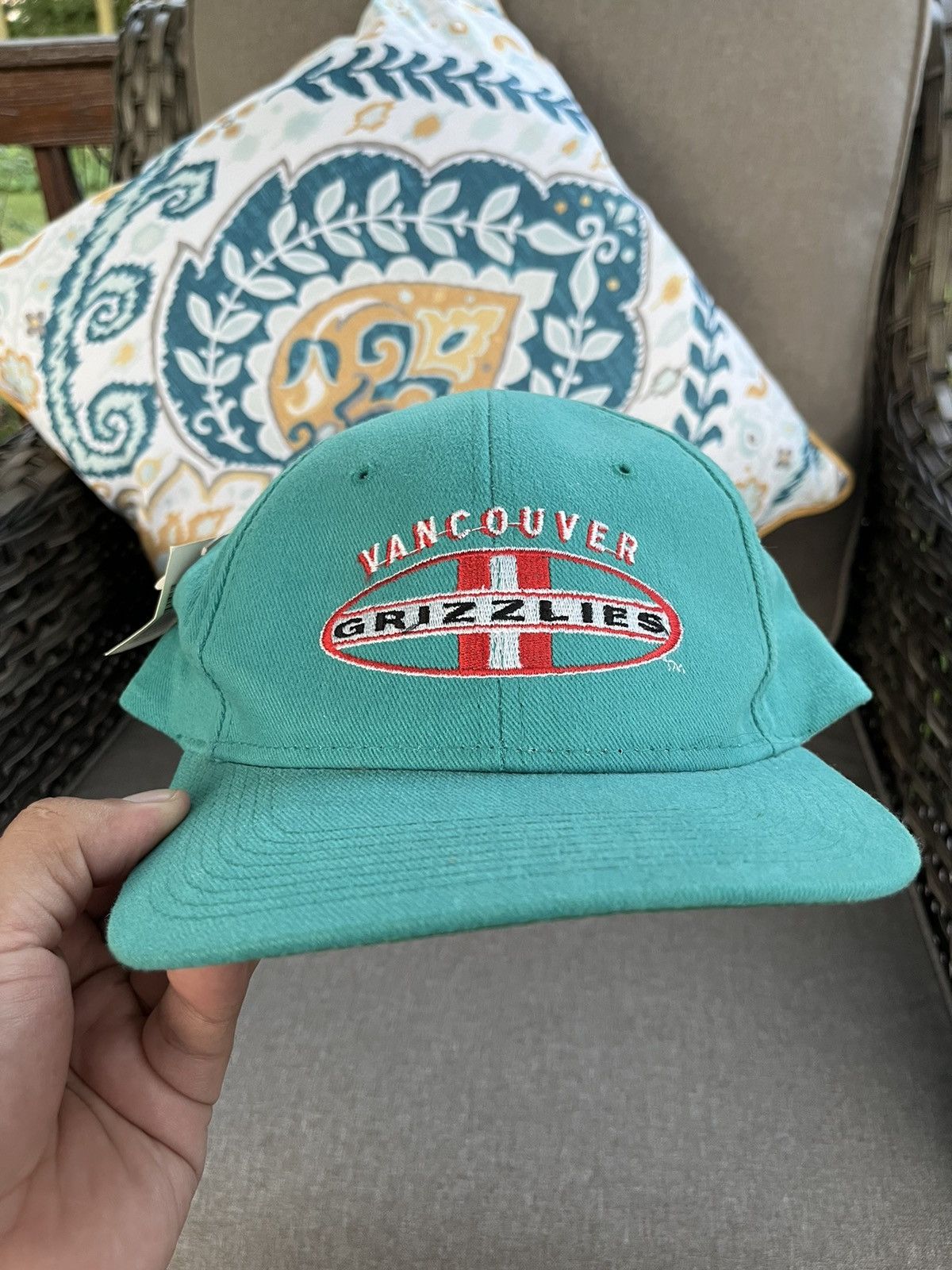 NHL × Sports Specialties × Vintage 90’s NWT SPORTS SPECIALTIES VANCOUVER GRIZZLIES VINTAGE HAT Size ONE SIZE - 3 Thumbnail