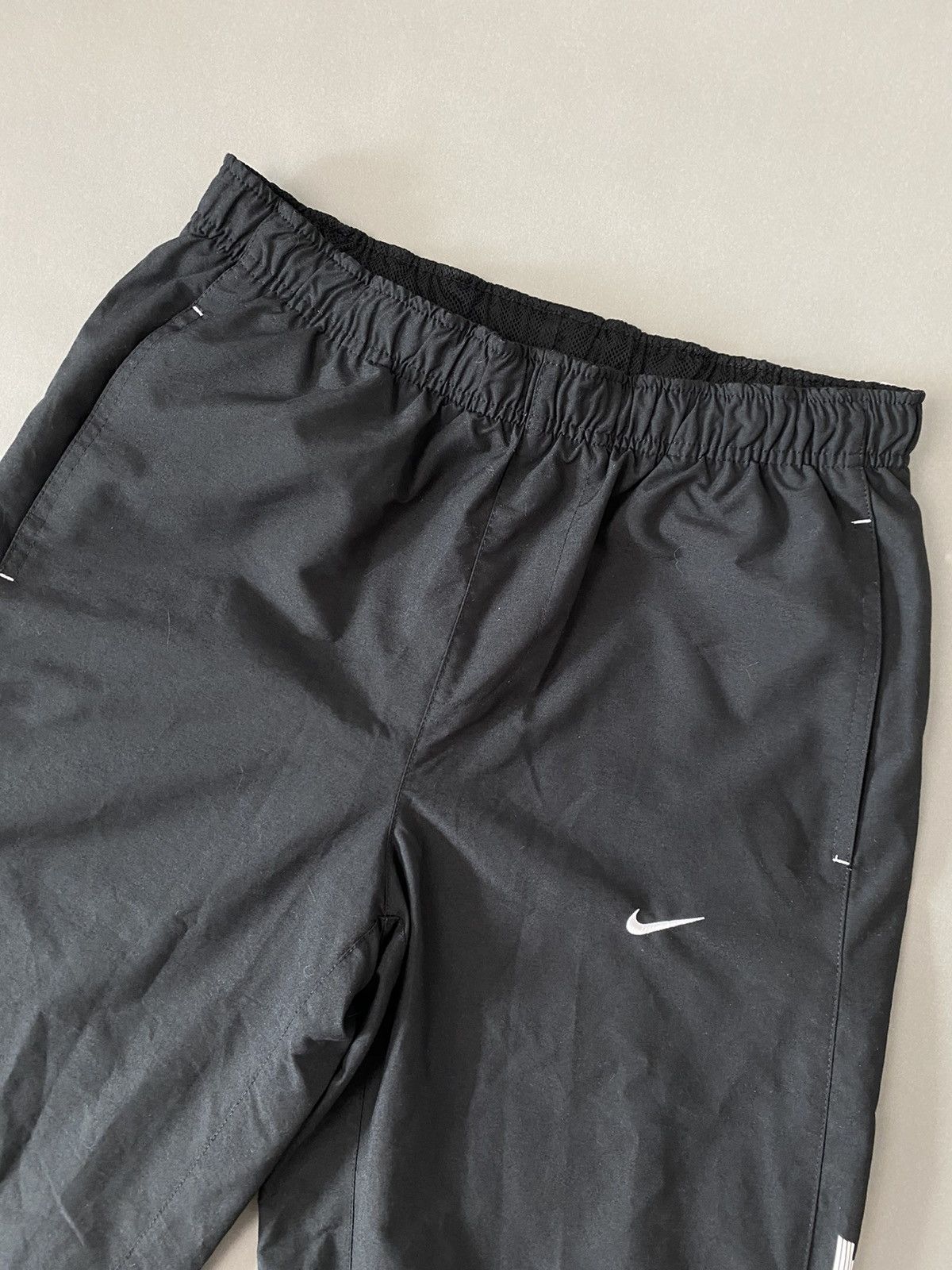 Nike × Vintage Nike vintage black track pants small swoosh spell out Size US 32 / EU 48 - 2 Thumbnail