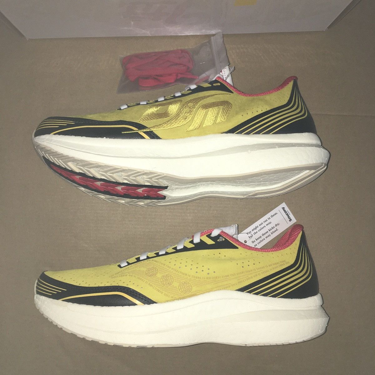 Diet Starts Monday × Saucony DSM Endorphin Pro Runner Size US 9 / EU 42 - 8 Thumbnail