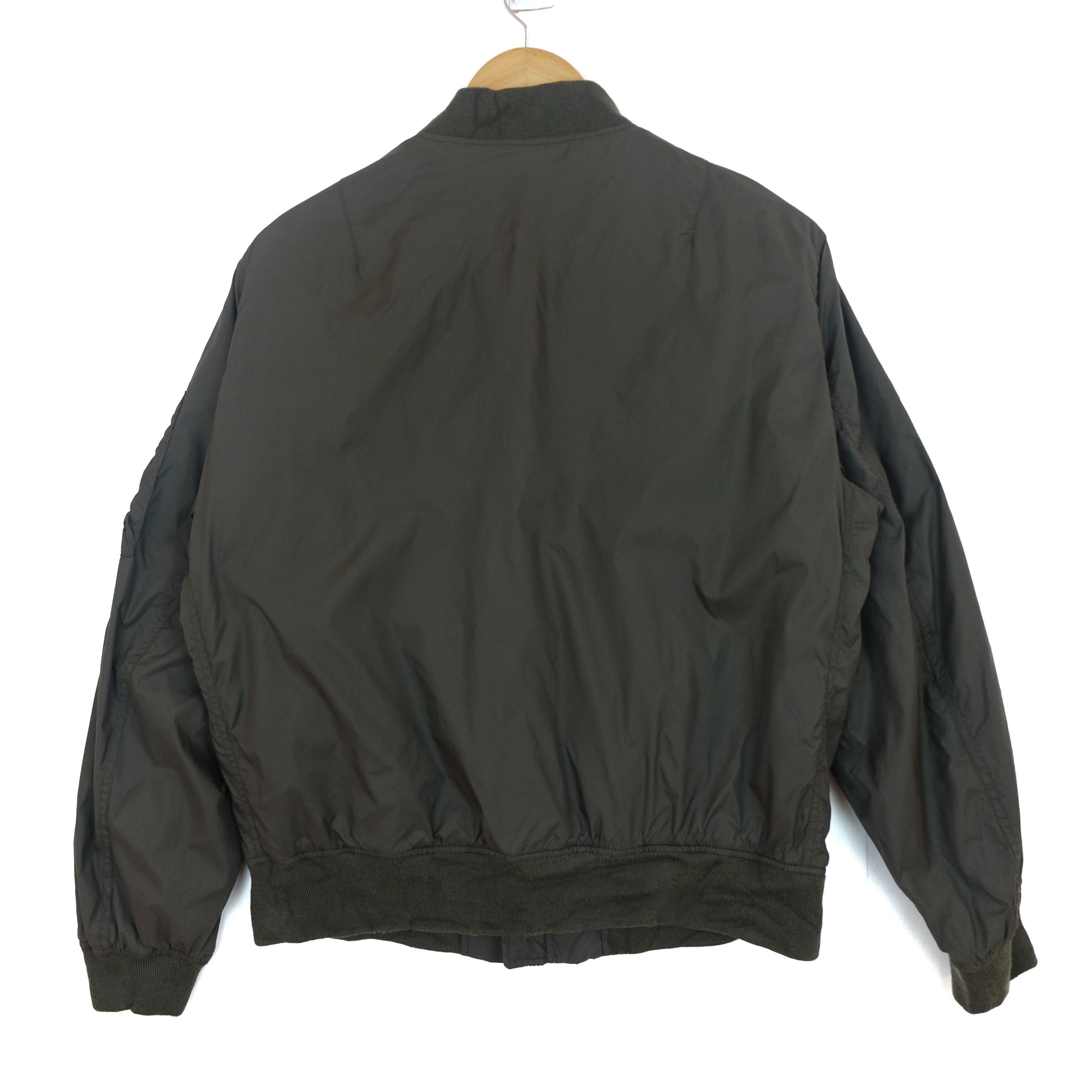 Japanese Brand UNIQLO Flight Bomber Jacket Ultra Thin Size US L / EU 52-54 / 3 - 8 Thumbnail