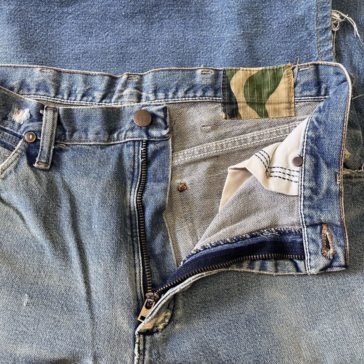 Vintage Vintage Rare Wrangler Army Camouflage Edition Distressed Size US 30 / EU 46 - 3 Thumbnail