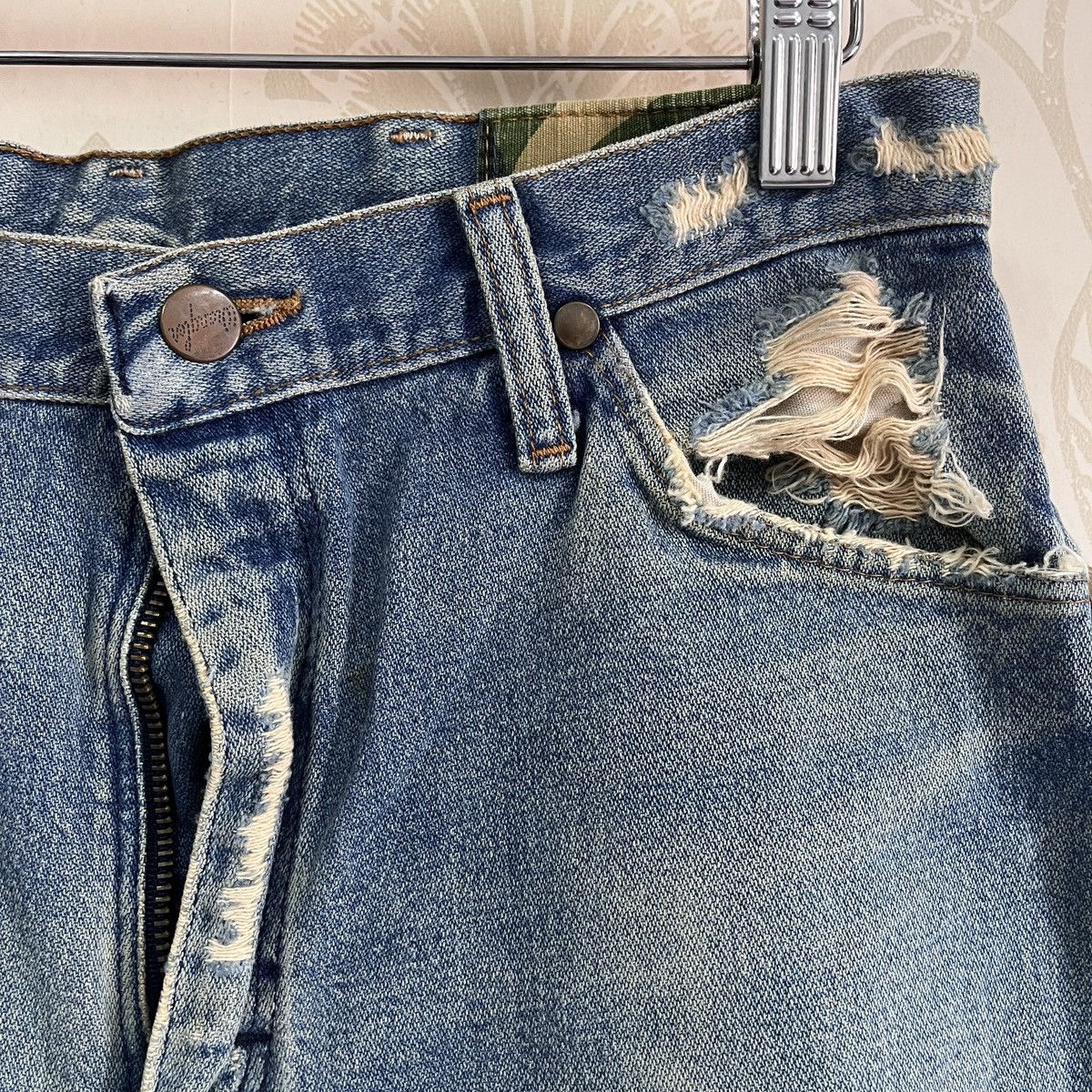 Vintage Vintage Rare Wrangler Army Camouflage Edition Distressed Size US 30 / EU 46 - 5 Thumbnail