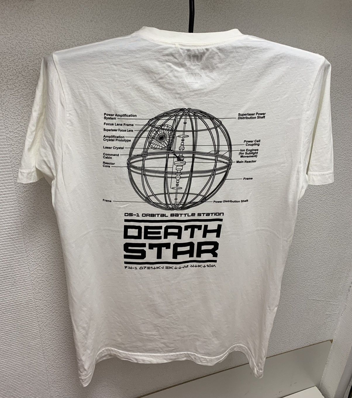 Uniqlo Uniqlo Star Wars Death Star Japanese brand white t-shirt Xl Size US XL / EU 56 / 4 - 1 Thumbnail