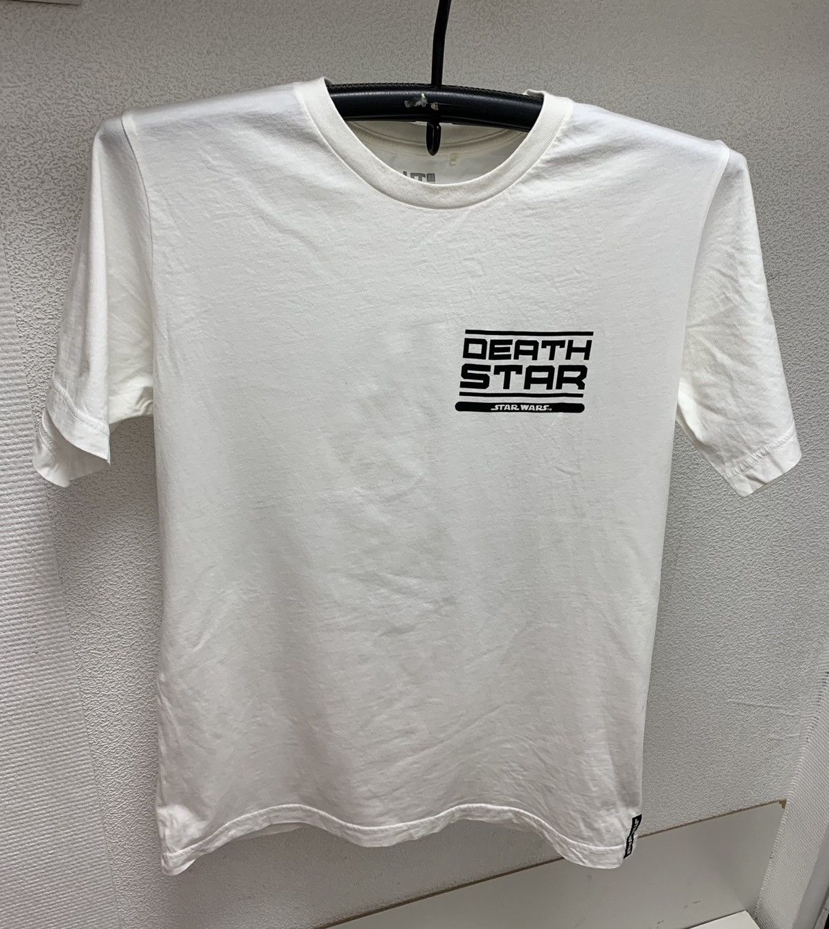 Uniqlo Uniqlo Star Wars Death Star Japanese brand white t-shirt Xl Size US XL / EU 56 / 4 - 2 Thumbnail