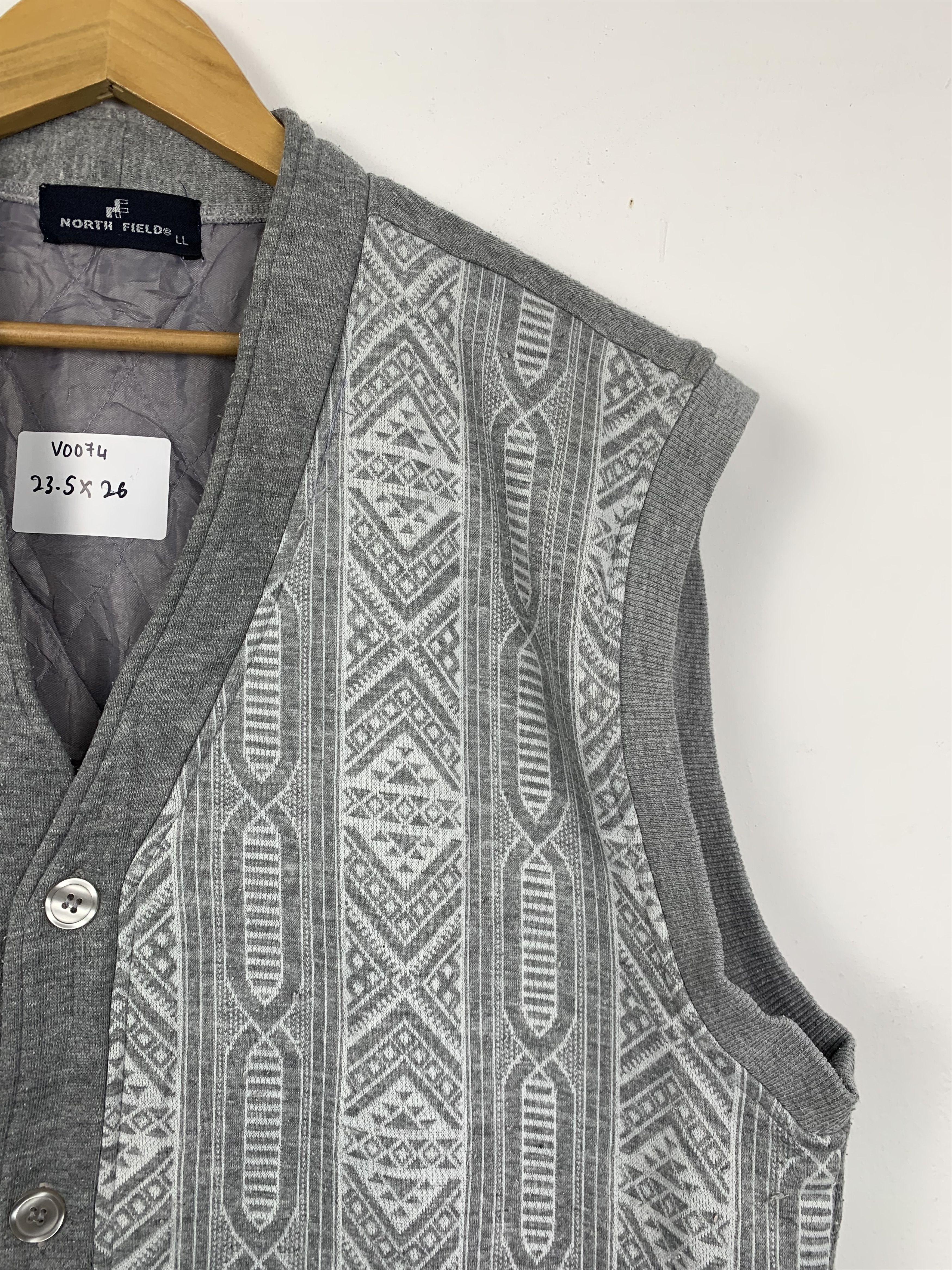 Vintage Vintage NORTH FIELD Quilted Lining Navajo Native Aztec Vests Size US M / EU 48-50 / 2 - 4 Thumbnail