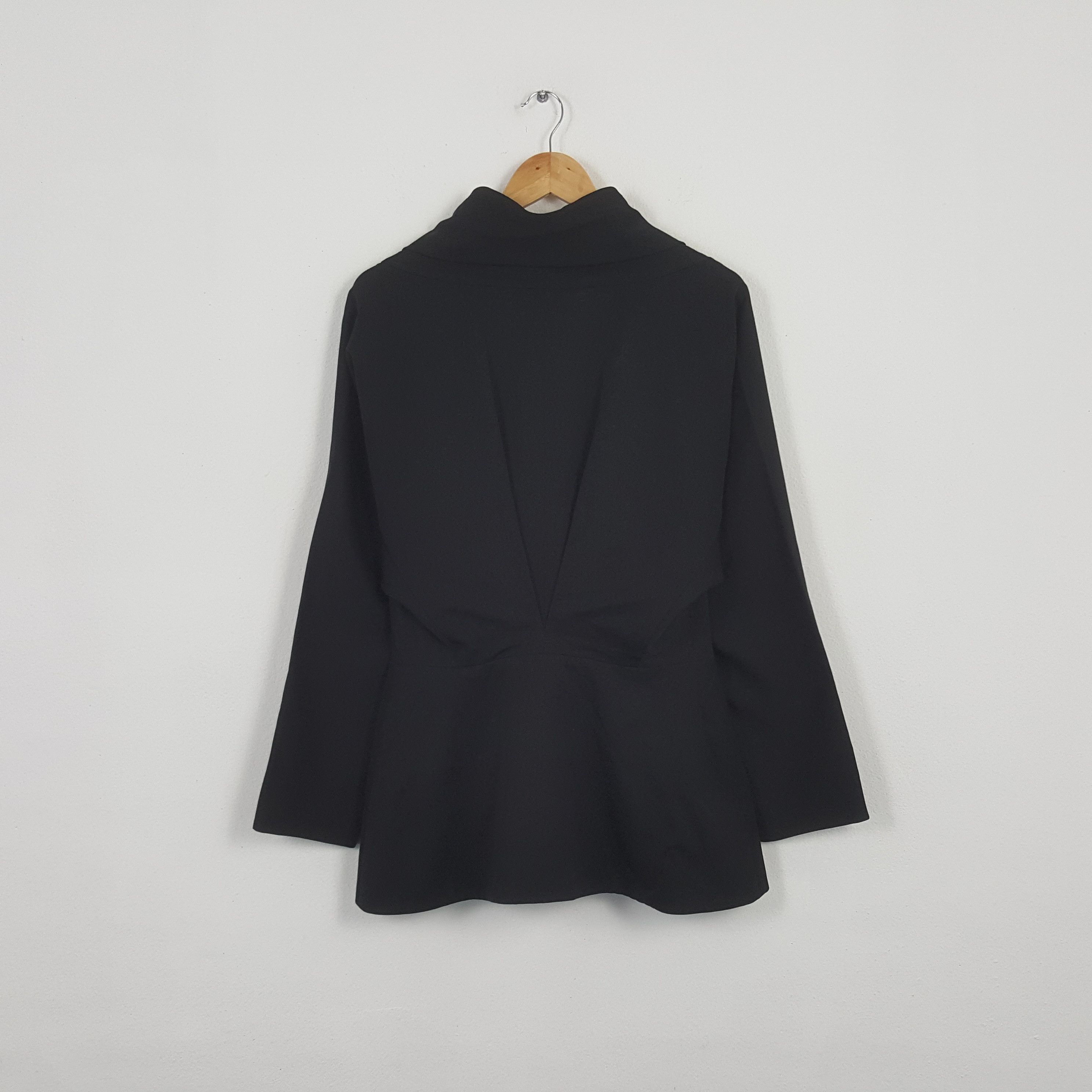 Issey Miyake × Japanese Brand × Vintage Vintage Issey Miyake Japanese Designer Women Blazzers Size S / US 4 / IT 40 - 3 Thumbnail