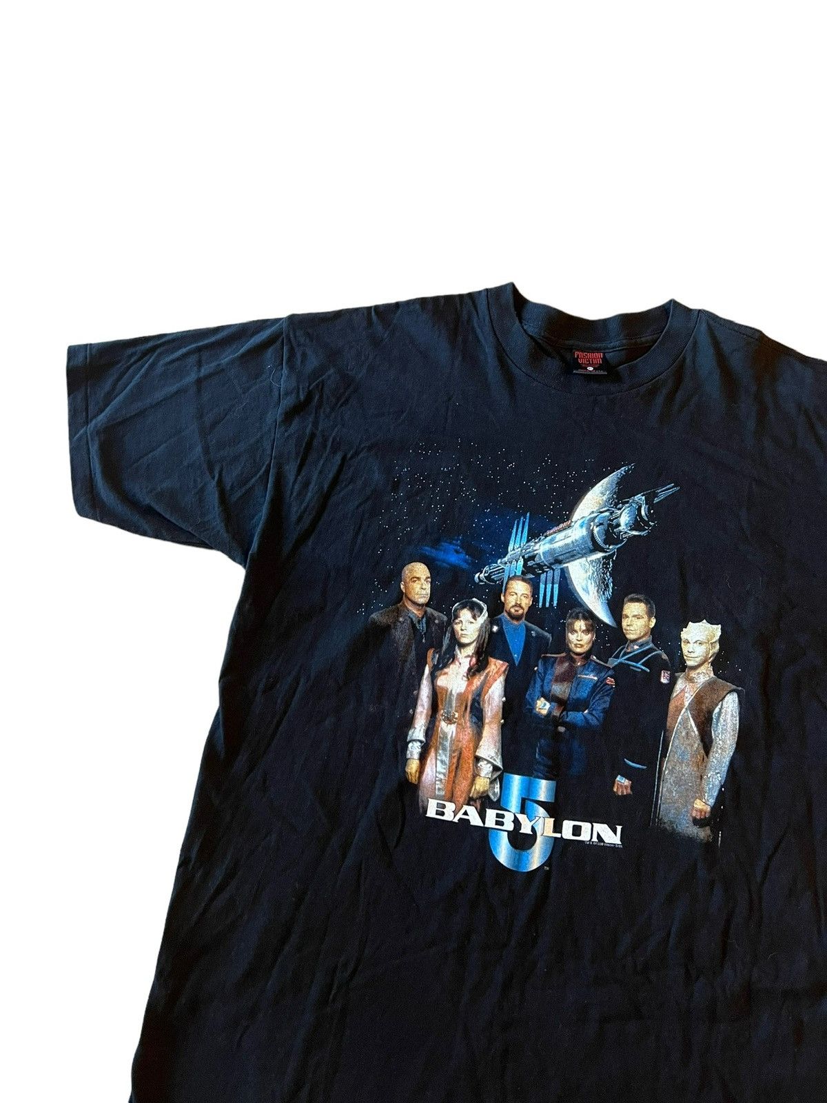 Fashion Victim × Vintage Vintage 1998 Babylon 5 TV Show Fashion Victim T shirt 90s Size US XL / EU 56 / 4 - 1 Thumbnail