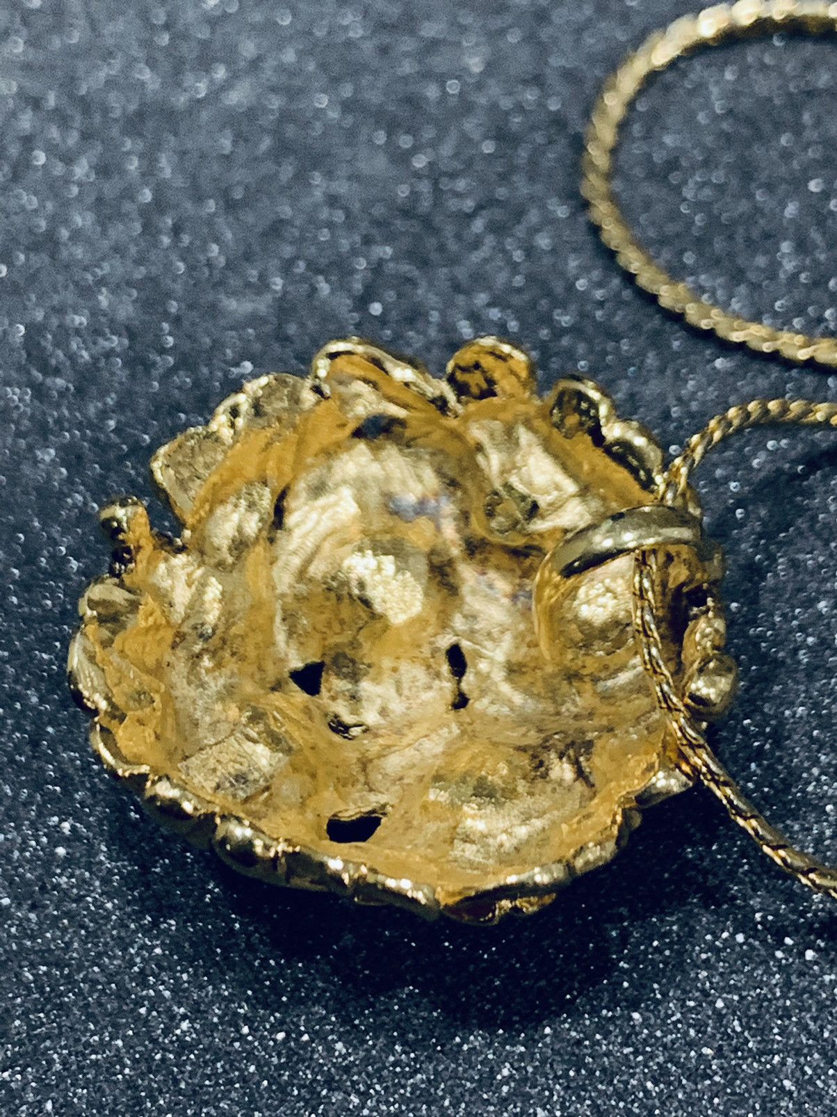 Vintage VINTAGE LEI FLORAL GOLD PENDANT 926 NECKLACE Size ONE SIZE - 4 Thumbnail