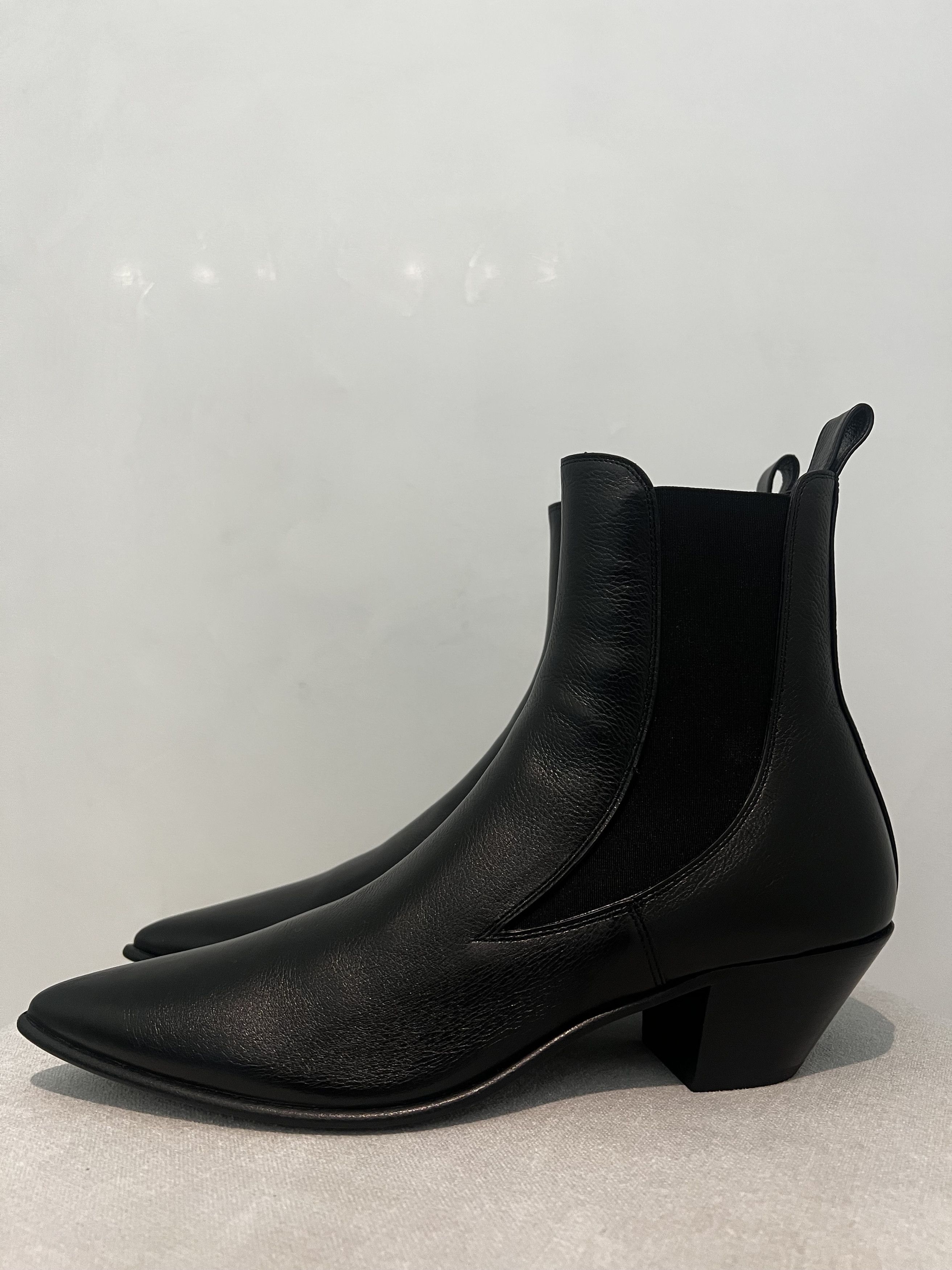 image of Saint Laurent Paris Saint Laurent Ellis Boot In Smooth Leather Noir in Black, Men's (Size 7)