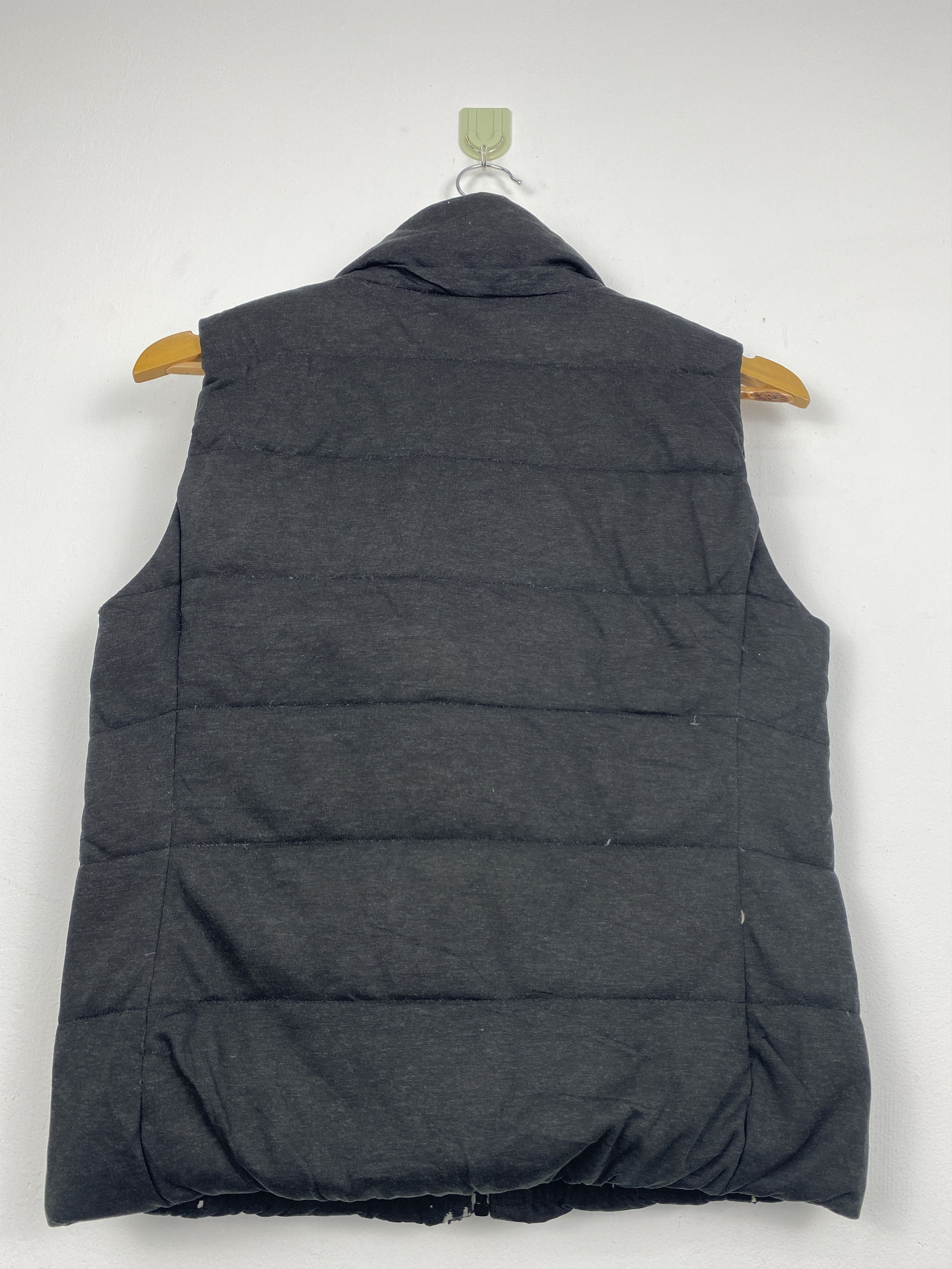 Japanese Brand Uniqlo Zipper Ups Puffer Dark Grey Vest AH0064 Size US S / EU 44-46 / 1 - 3 Thumbnail
