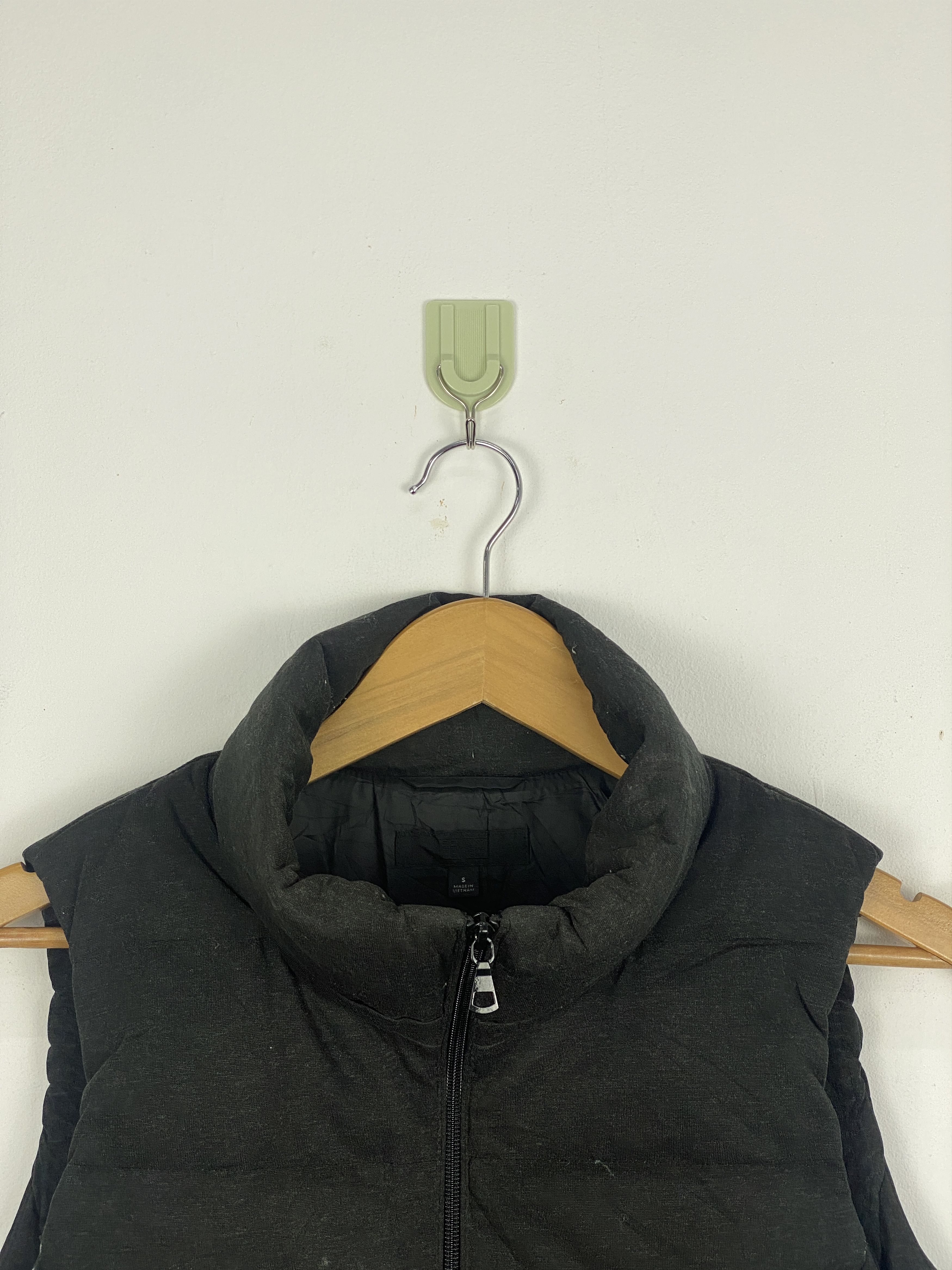 Japanese Brand Uniqlo Zipper Ups Puffer Dark Grey Vest AH0064 Size US S / EU 44-46 / 1 - 2 Thumbnail