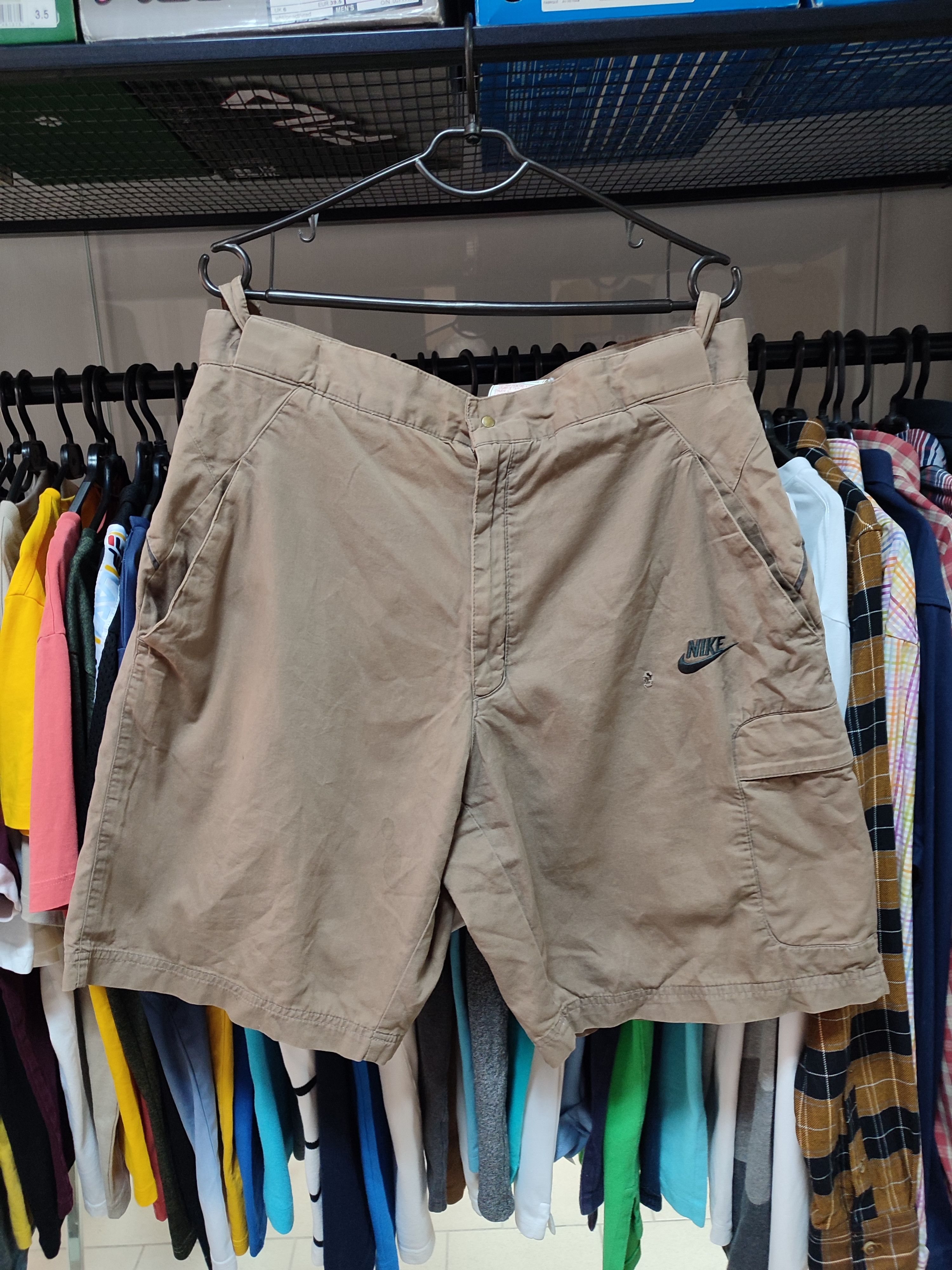 Nike Rare Nike cargo vintage shorts Size US 32 / EU 48 - 1 Thumbnail