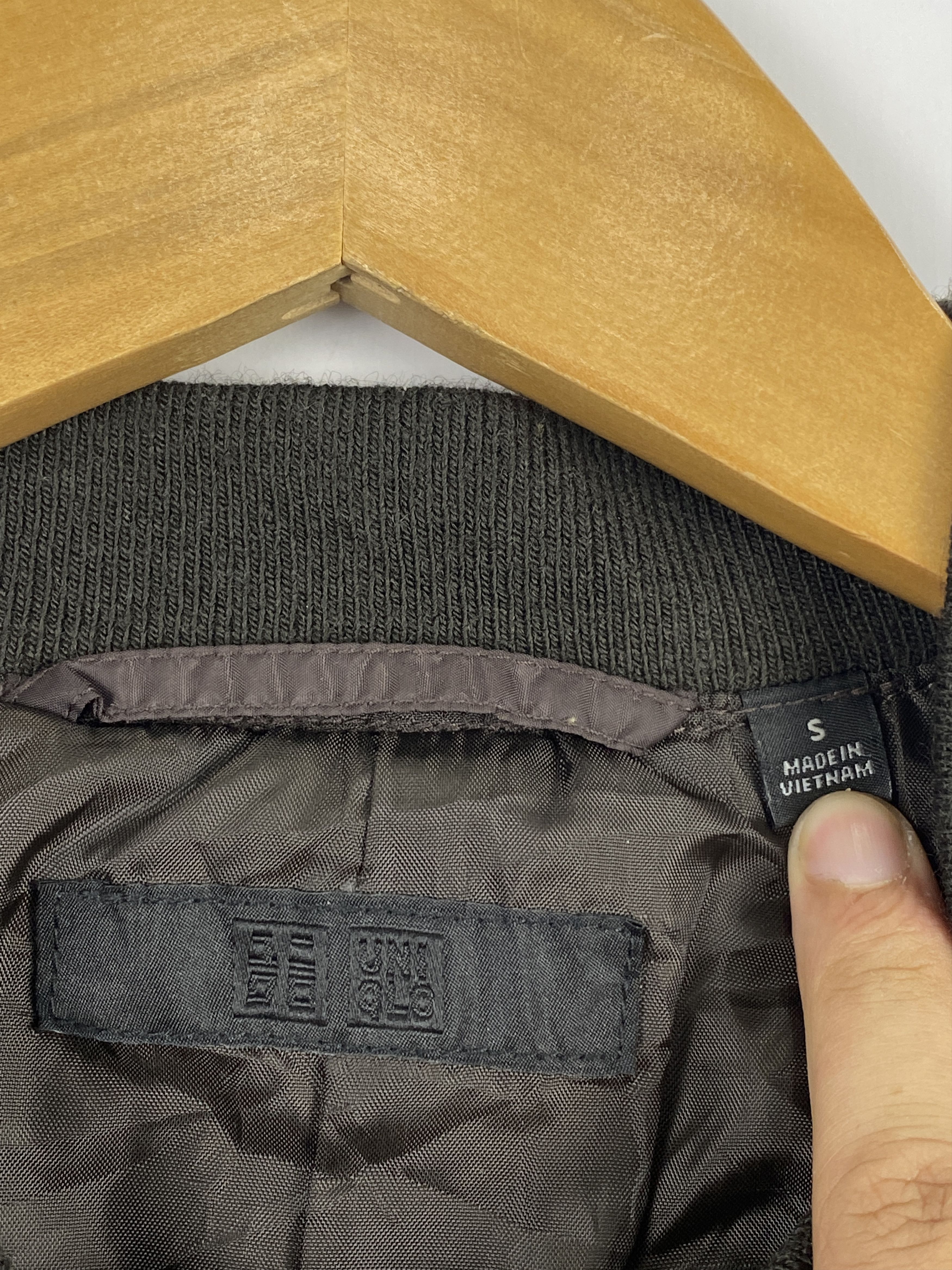 Uniqlo Uniqlo Zipper Ups Bomber Jacket Brown AH0014 Size US S / EU 44-46 / 1 - 7 Thumbnail