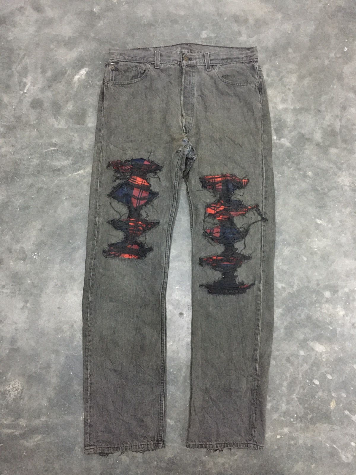 Levi's × Vintage Vintage 90’s Levis 501 Super Black Thrashed Kurt Kobain Size US 35 - 1 Thumbnail
