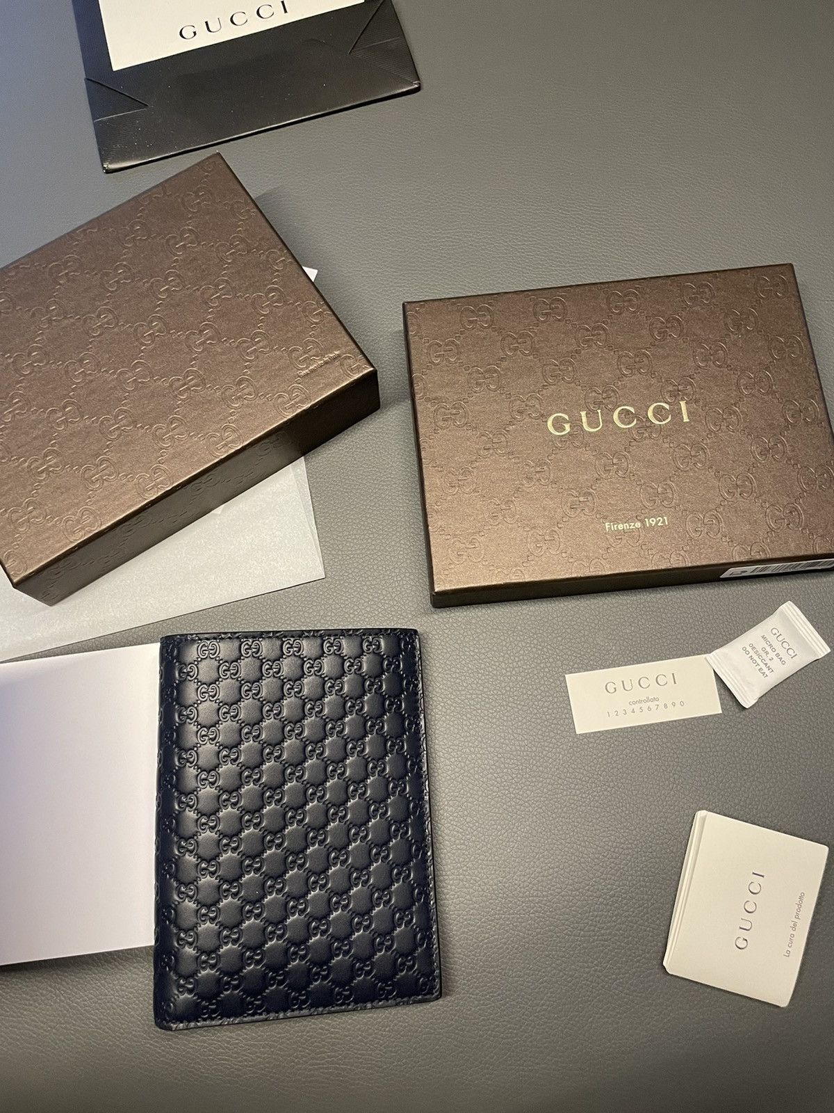 Gucci BrandNEW Classic GG Monogram Bi-fold Passport Holder Wallet Size ONE SIZE - 15 Thumbnail