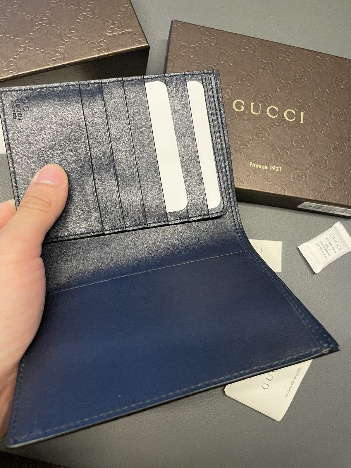Gucci BrandNEW Classic GG Monogram Bi-fold Passport Holder Wallet Size ONE SIZE - 14 Thumbnail