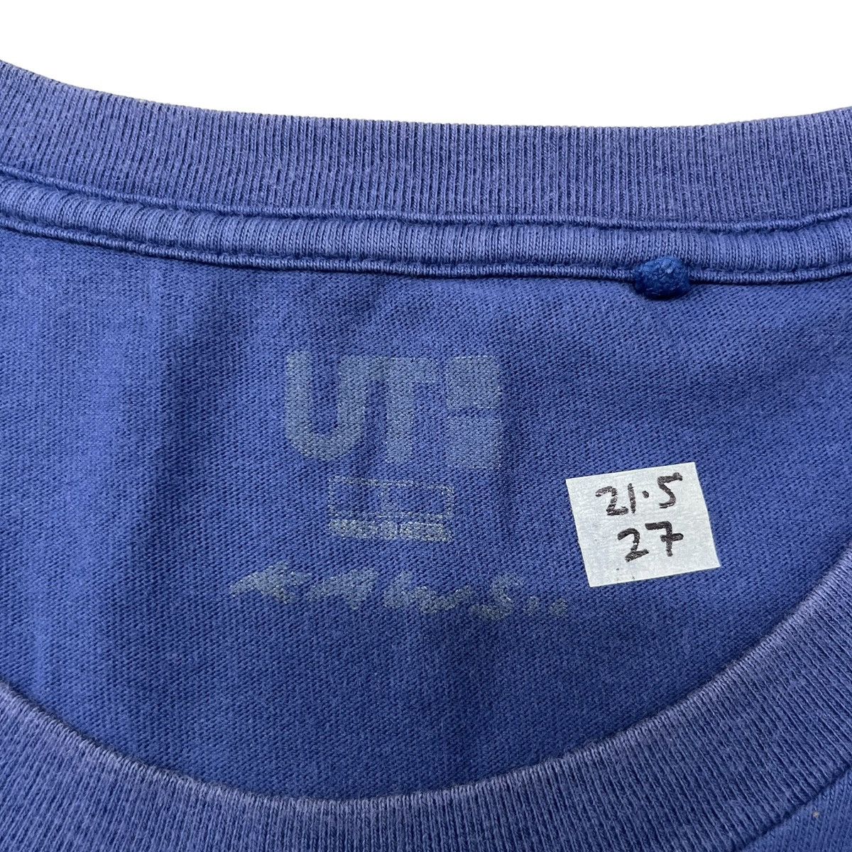 Japanese Brand × Kaws × Uniqlo Uniqlo X Kaws Streewear T Shirt Size US L / EU 52-54 / 3 - 8 Thumbnail