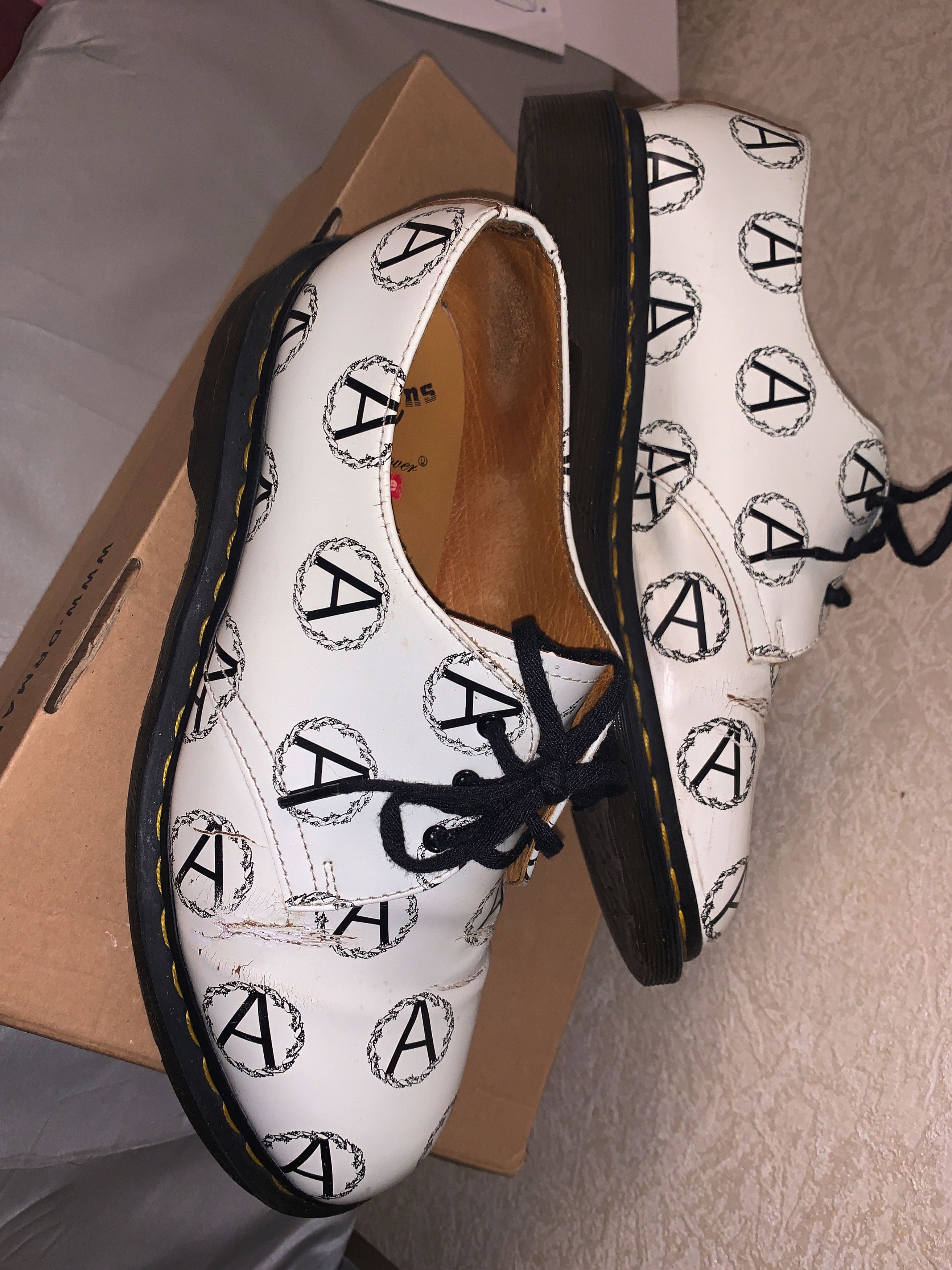 Dr. Martens × Supreme × Undercover Dr. Martens 3-Eye Supreme x Undercover Anarchy White Size US 9 / EU 42 - 7 Thumbnail