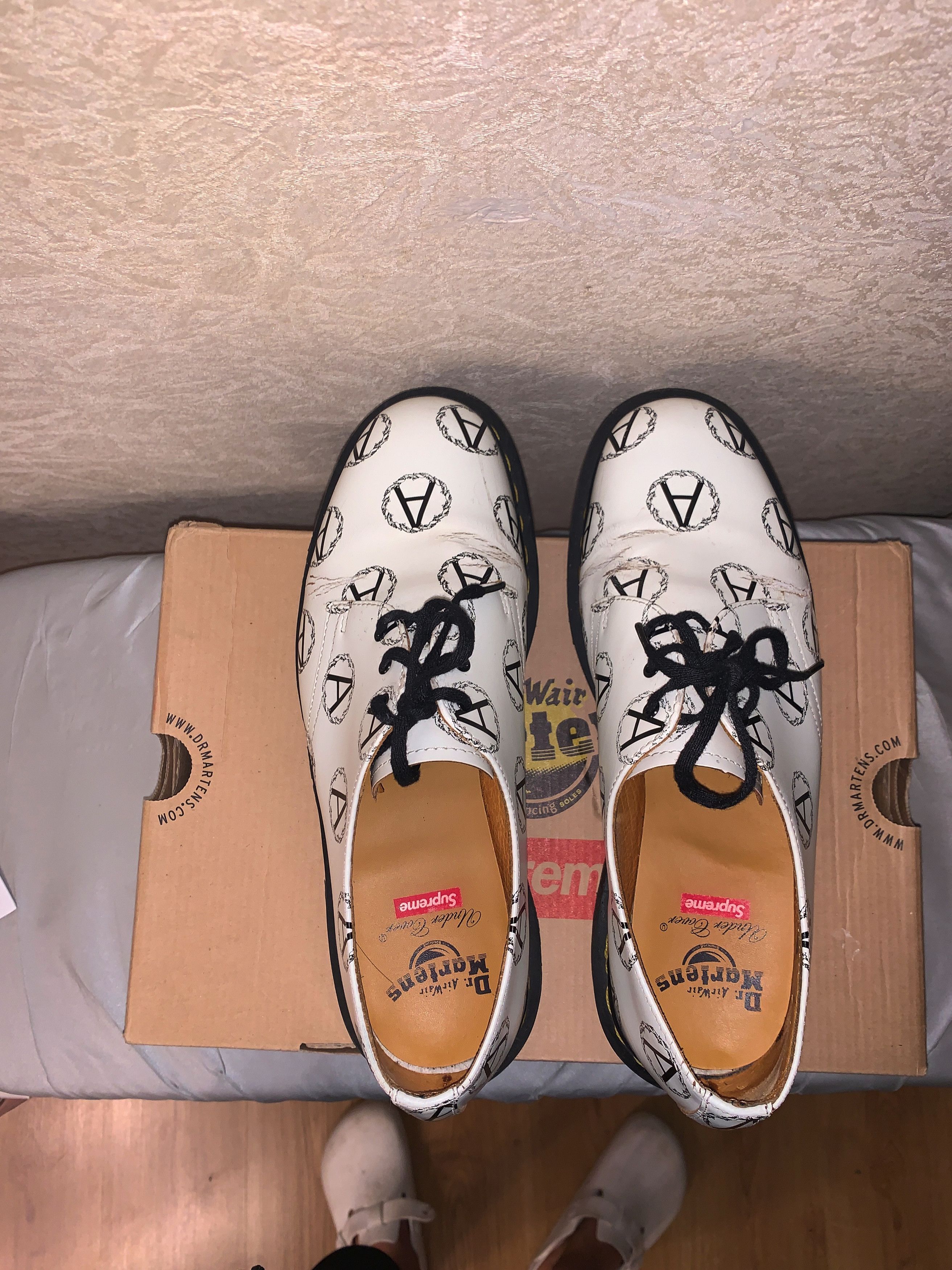 Dr. Martens × Supreme × Undercover Dr. Martens 3-Eye Supreme x Undercover Anarchy White Size US 9 / EU 42 - 11 Thumbnail